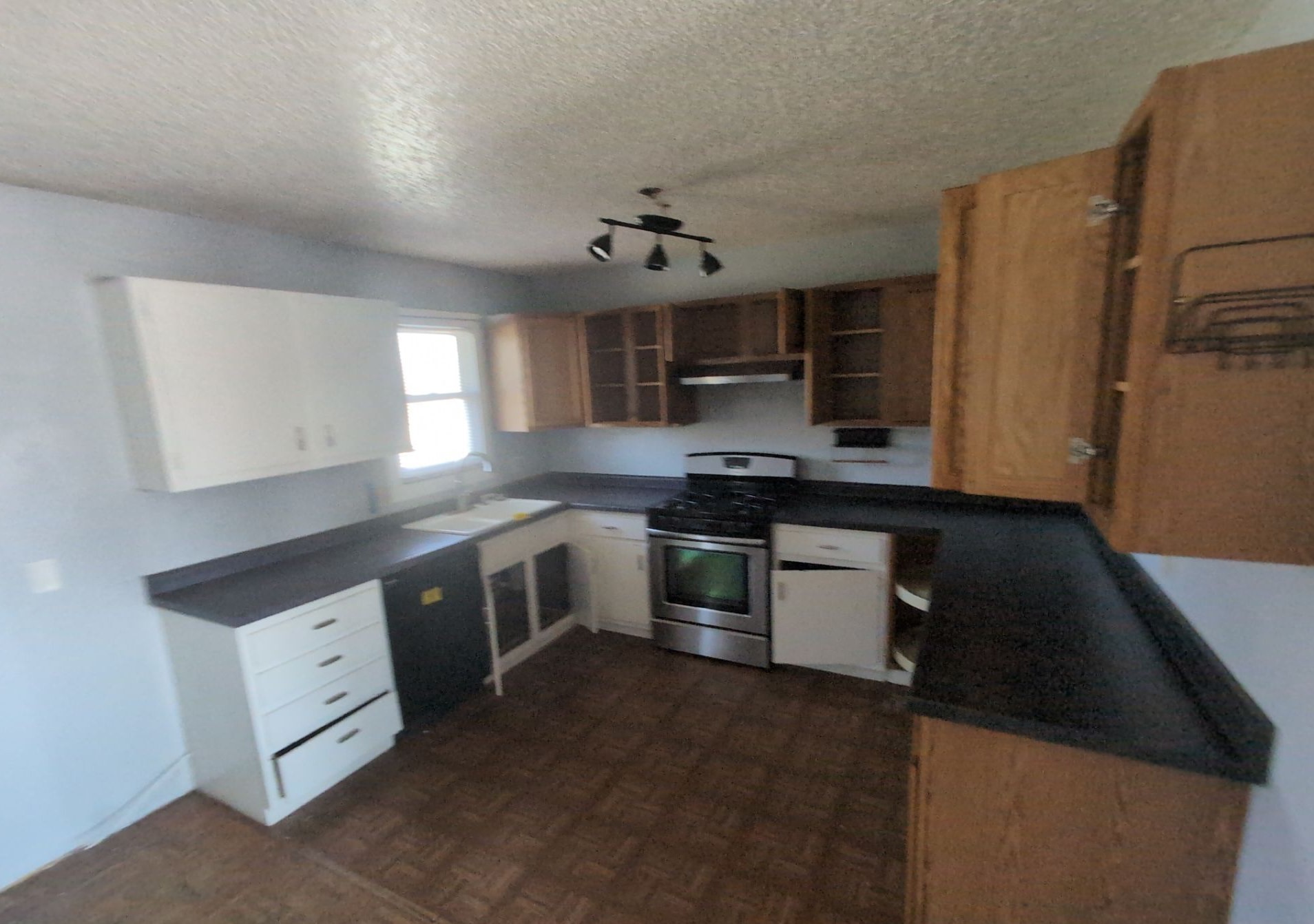 700 S Vine Street Property Photo 8