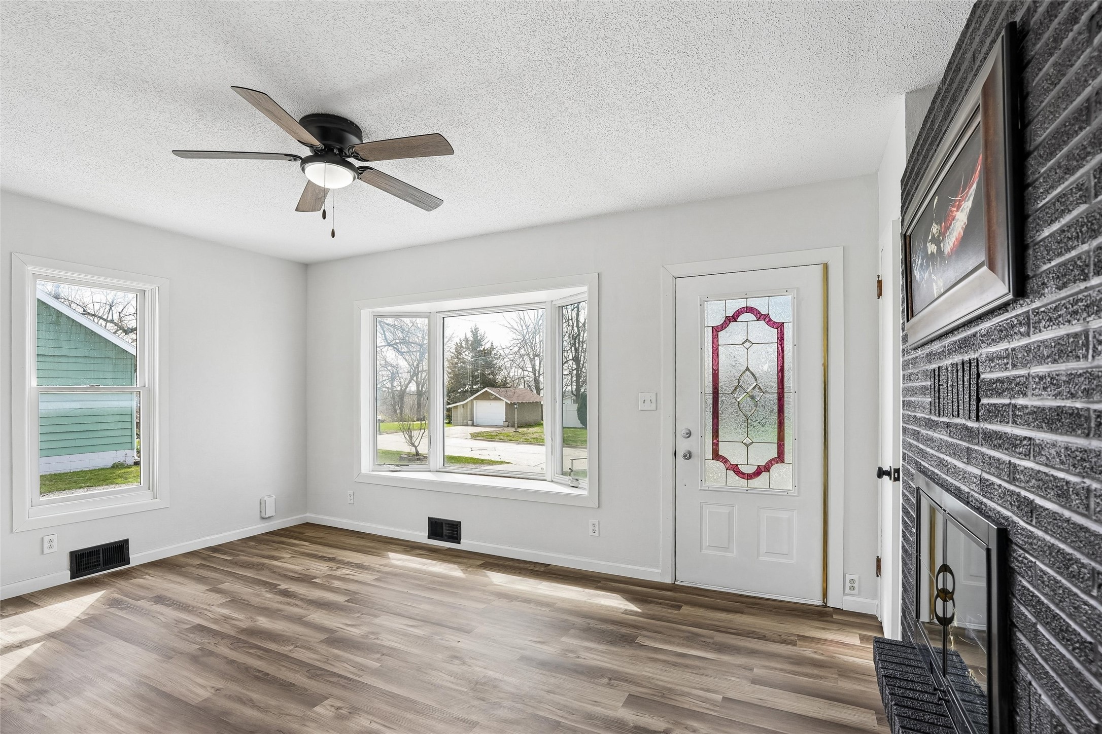 312 S 15th Avenue W Property Photo 3