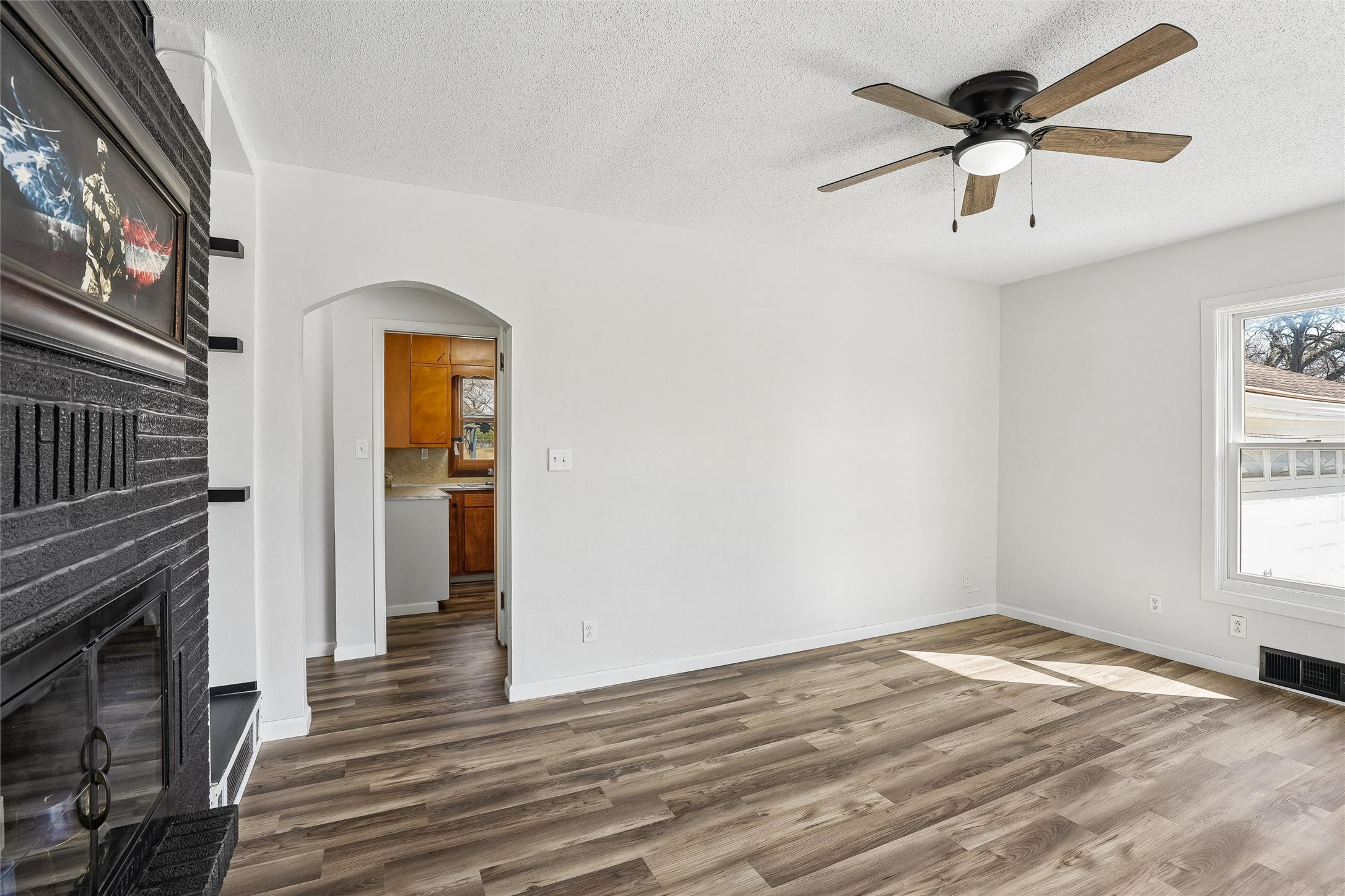 312 S 15th Avenue W Property Photo 6
