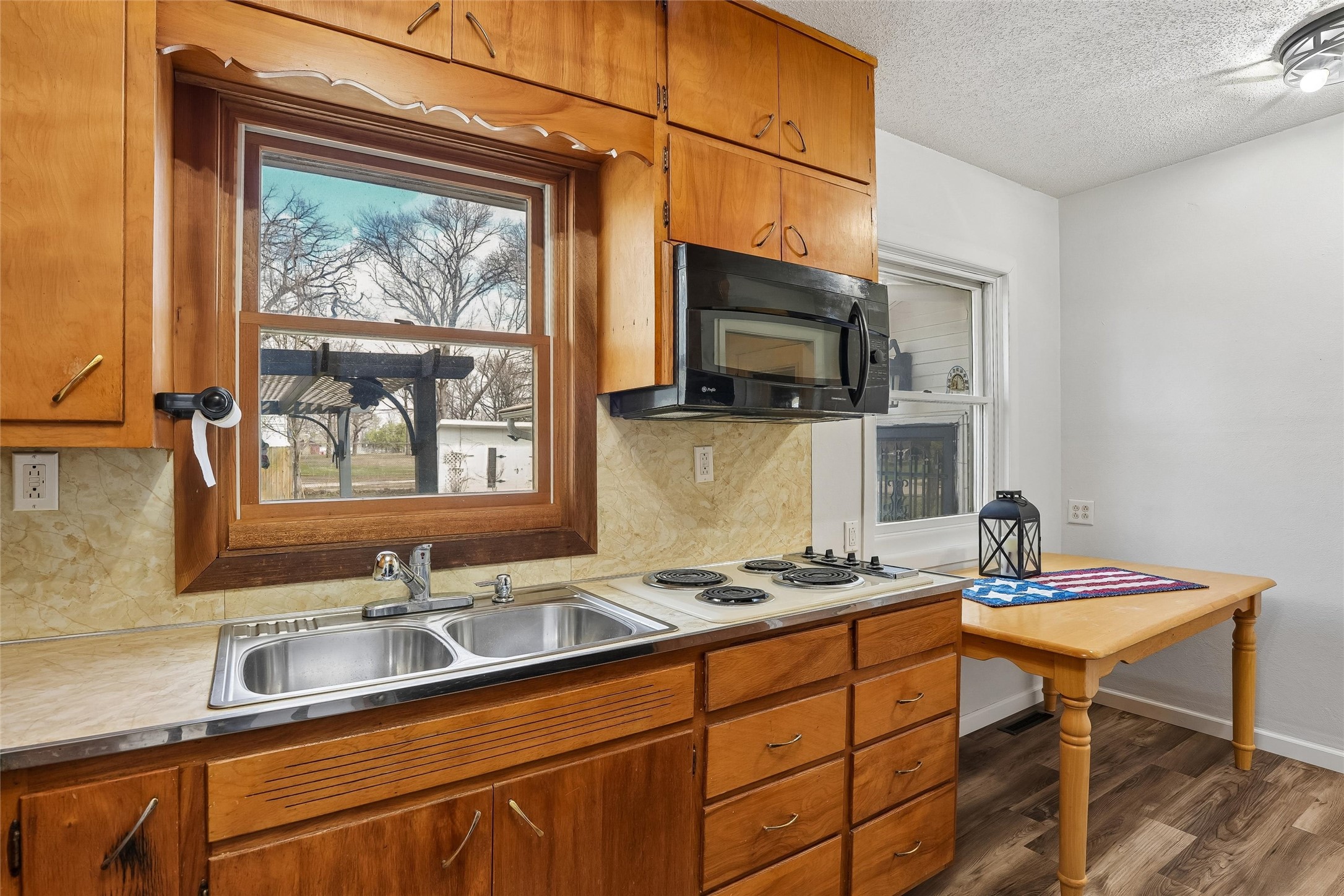 312 S 15th Avenue W Property Photo 7