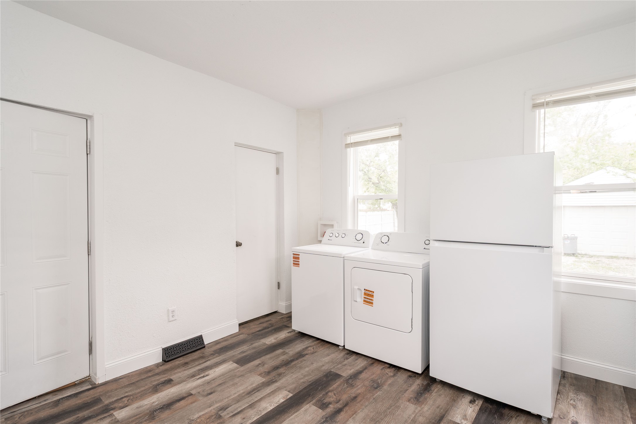2112 Washington Avenue Property Photo 6
