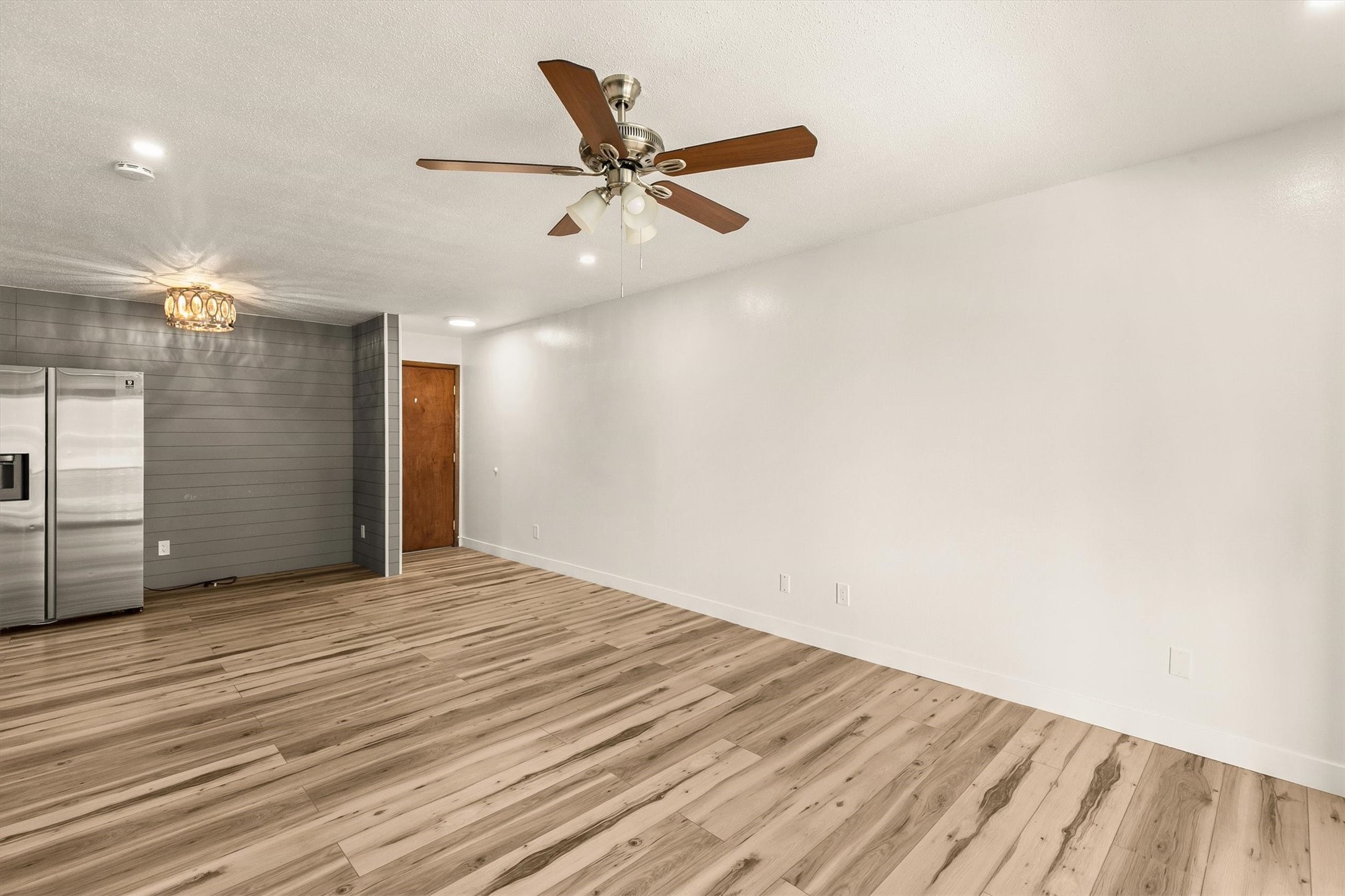7815 Douglas Avenue 305 Property Photo 7