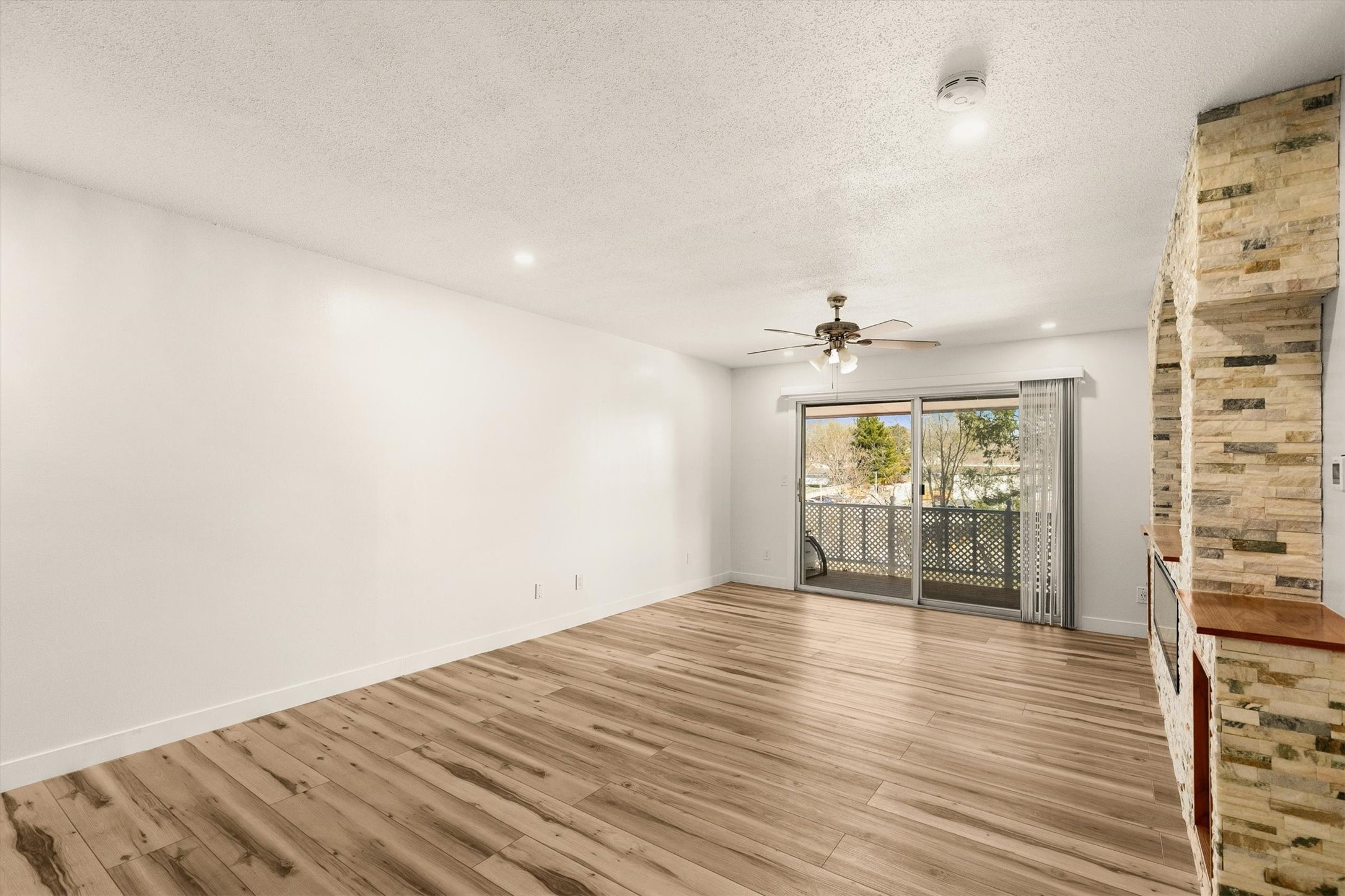 7815 Douglas Avenue 305 Property Photo 10