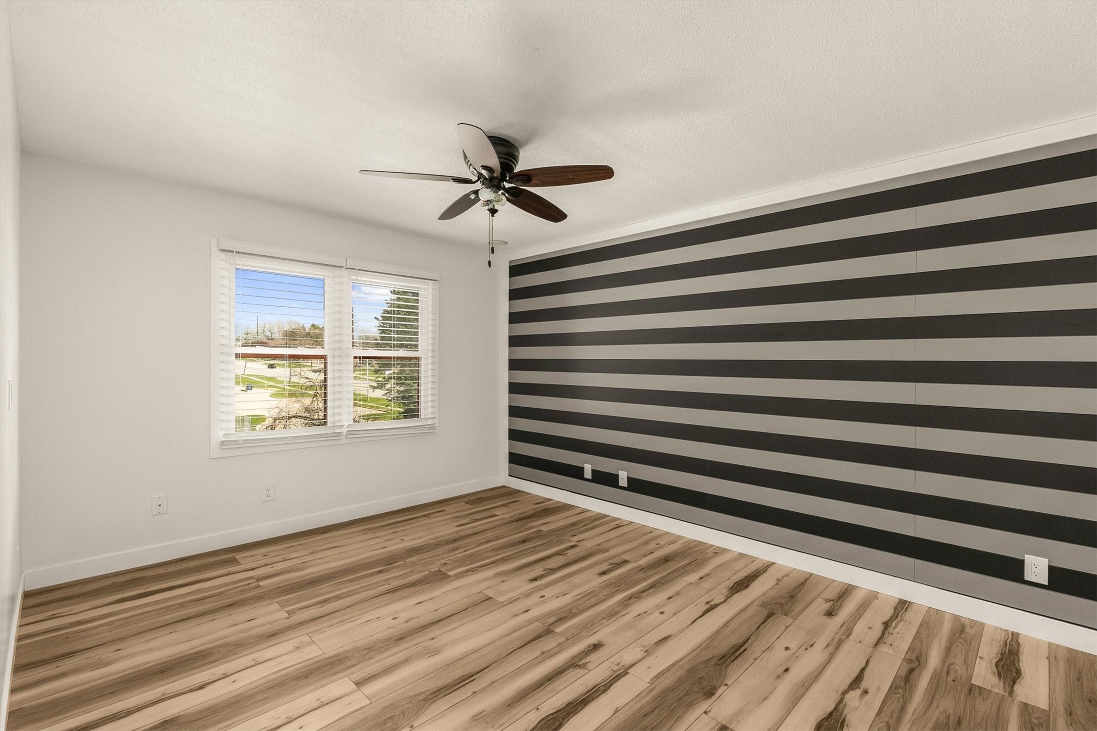 7815 Douglas Avenue 305 Property Photo 14