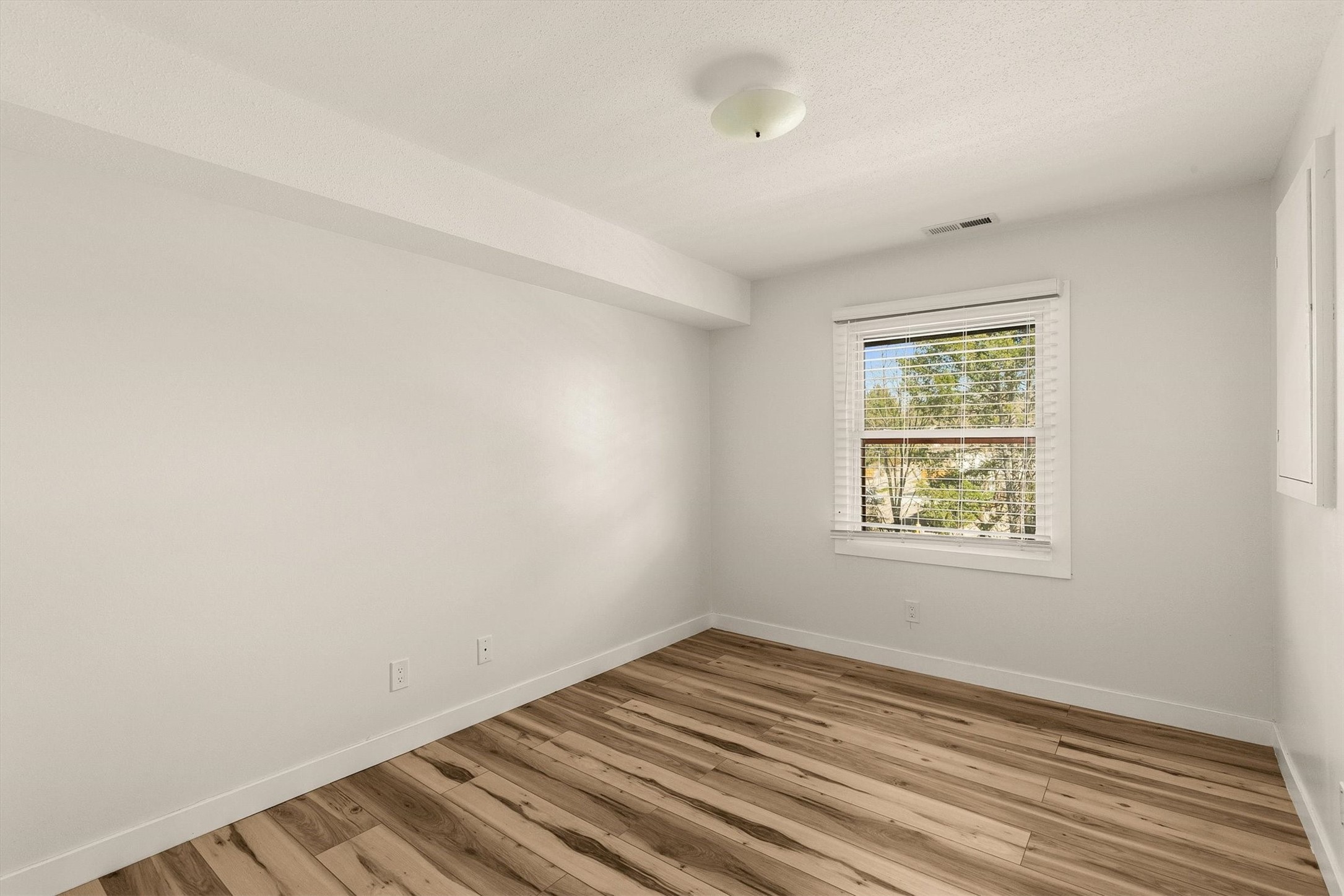 7815 Douglas Avenue 305 Property Photo 17