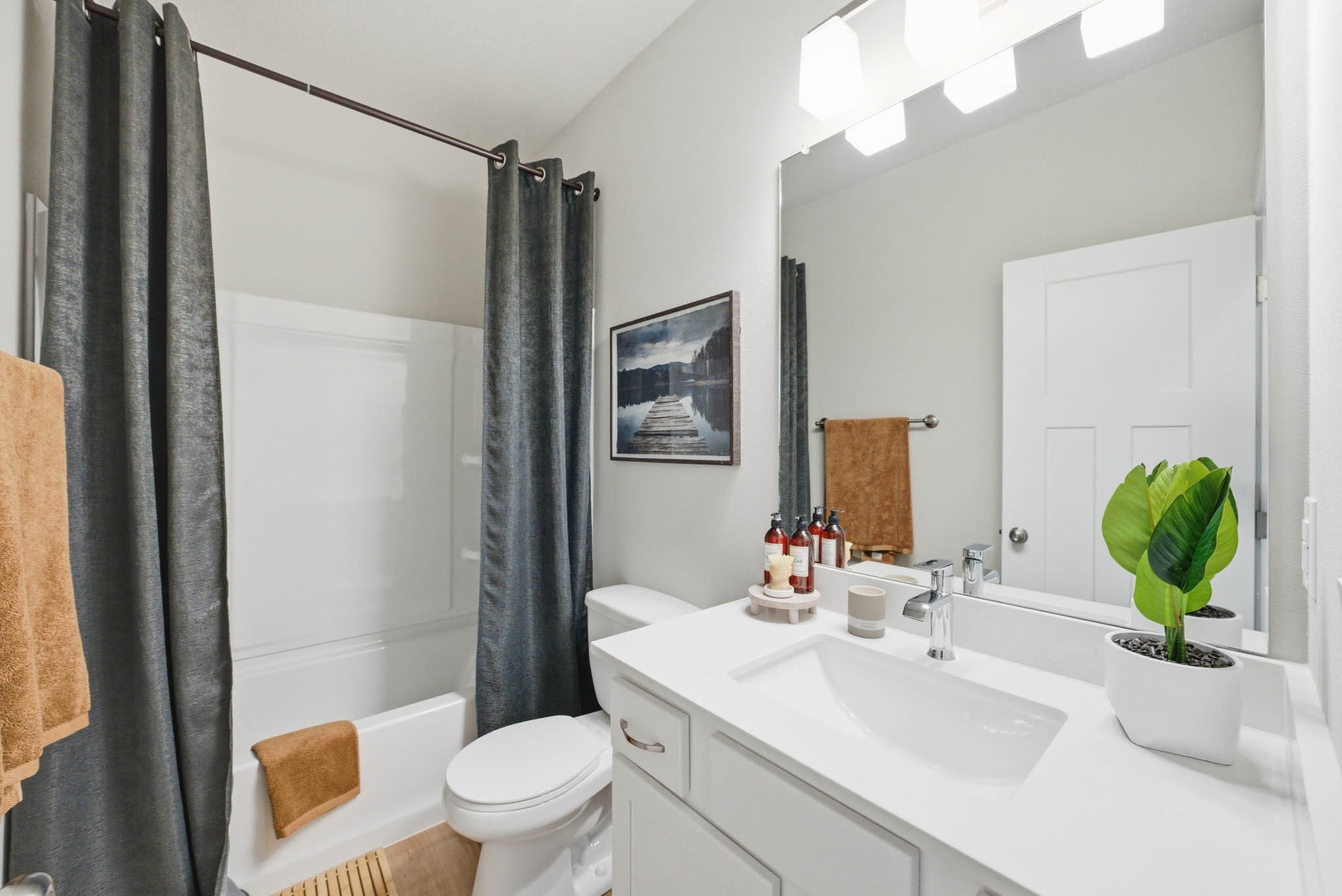 5604 Leyden Avenue Property Photo 9