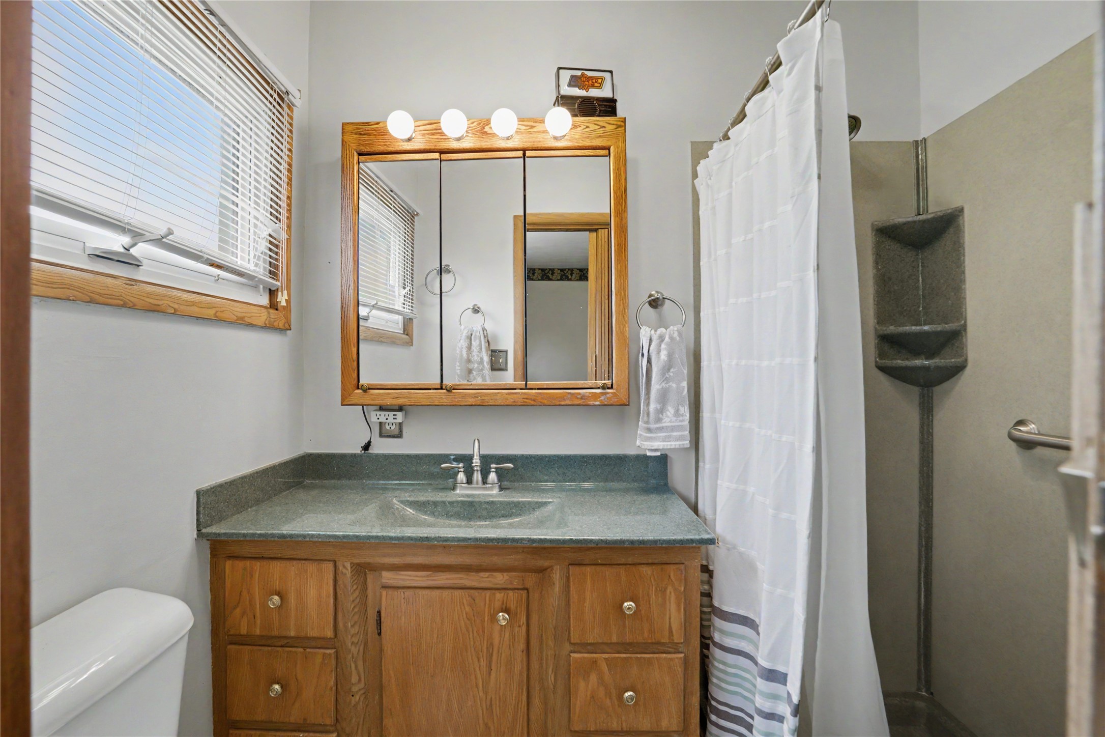 810 Adair Street Property Photo 13