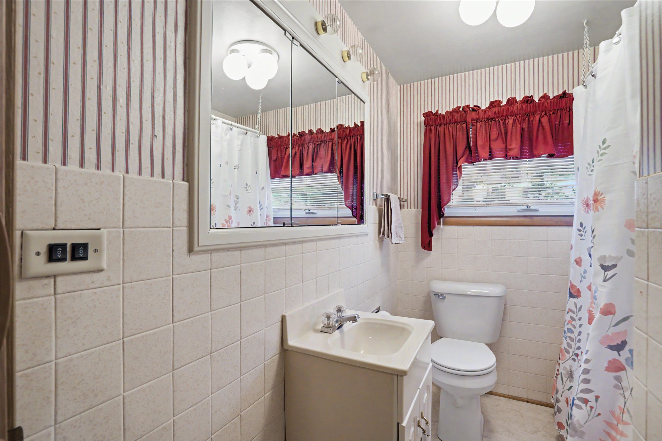 810 Adair Street Property Photo 17