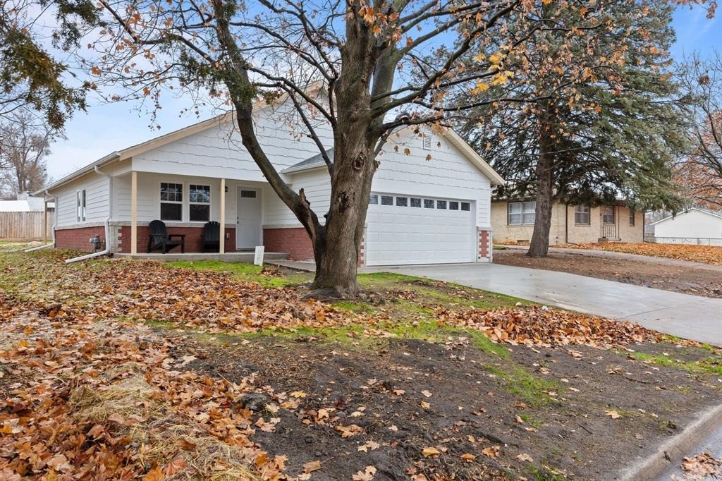 2505 E 40th Street Property Photo 3