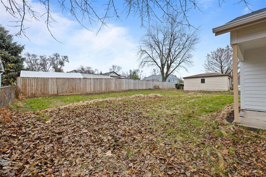 2505 E 40th Street Property Photo 30