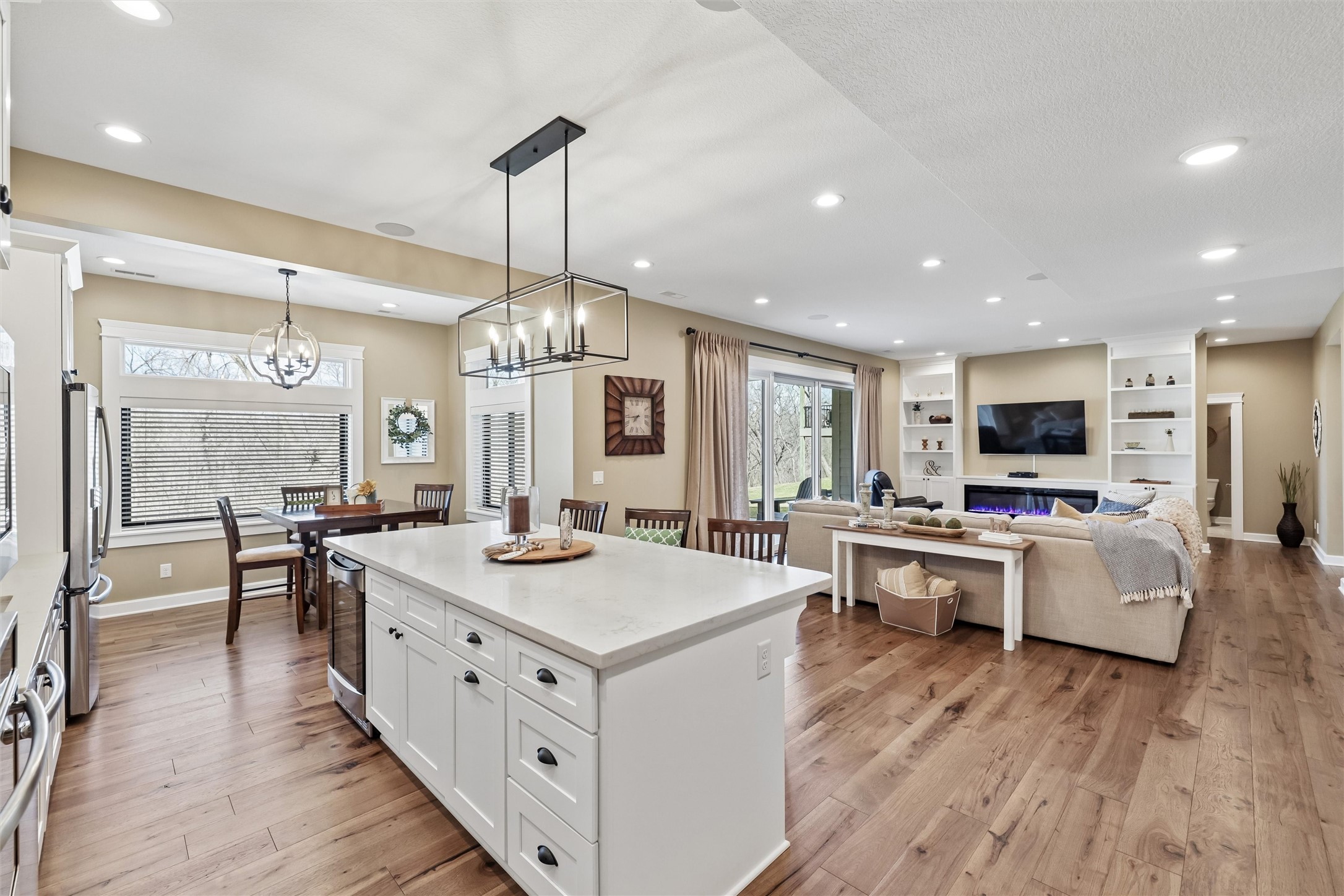 715 Century Circle Property Photo 24