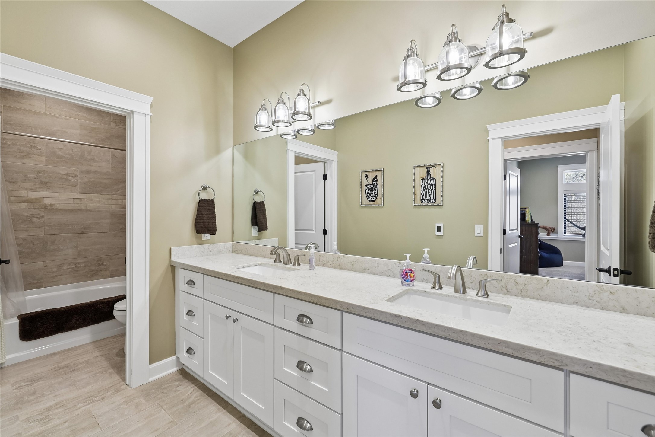 715 Century Circle Property Photo 28