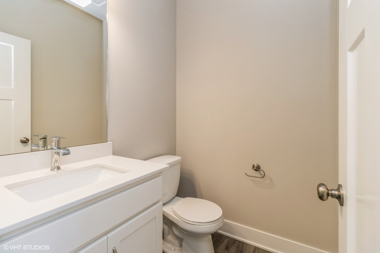 2426 E 50th Court Property Photo 15