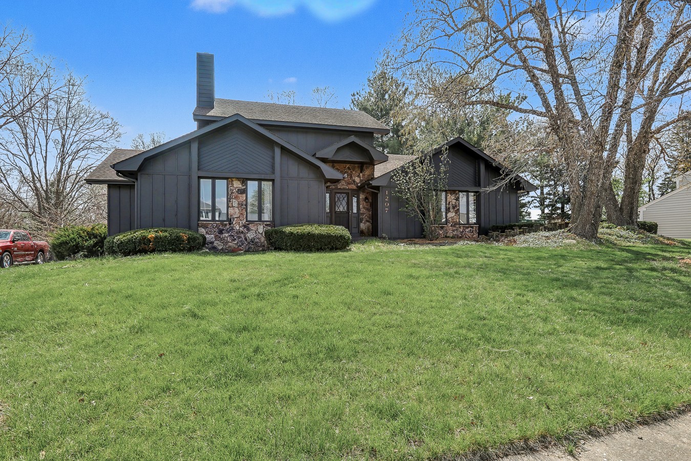 1207 Bruce Lane Property Photo 1