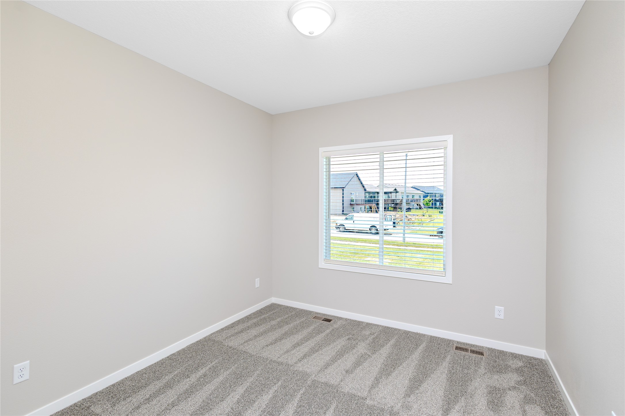 1683 20th Avenue Se Property Photo 20