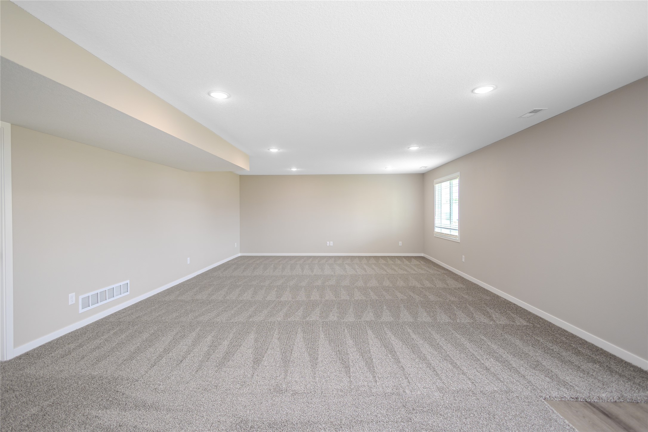 1683 20th Avenue Se Property Photo 23