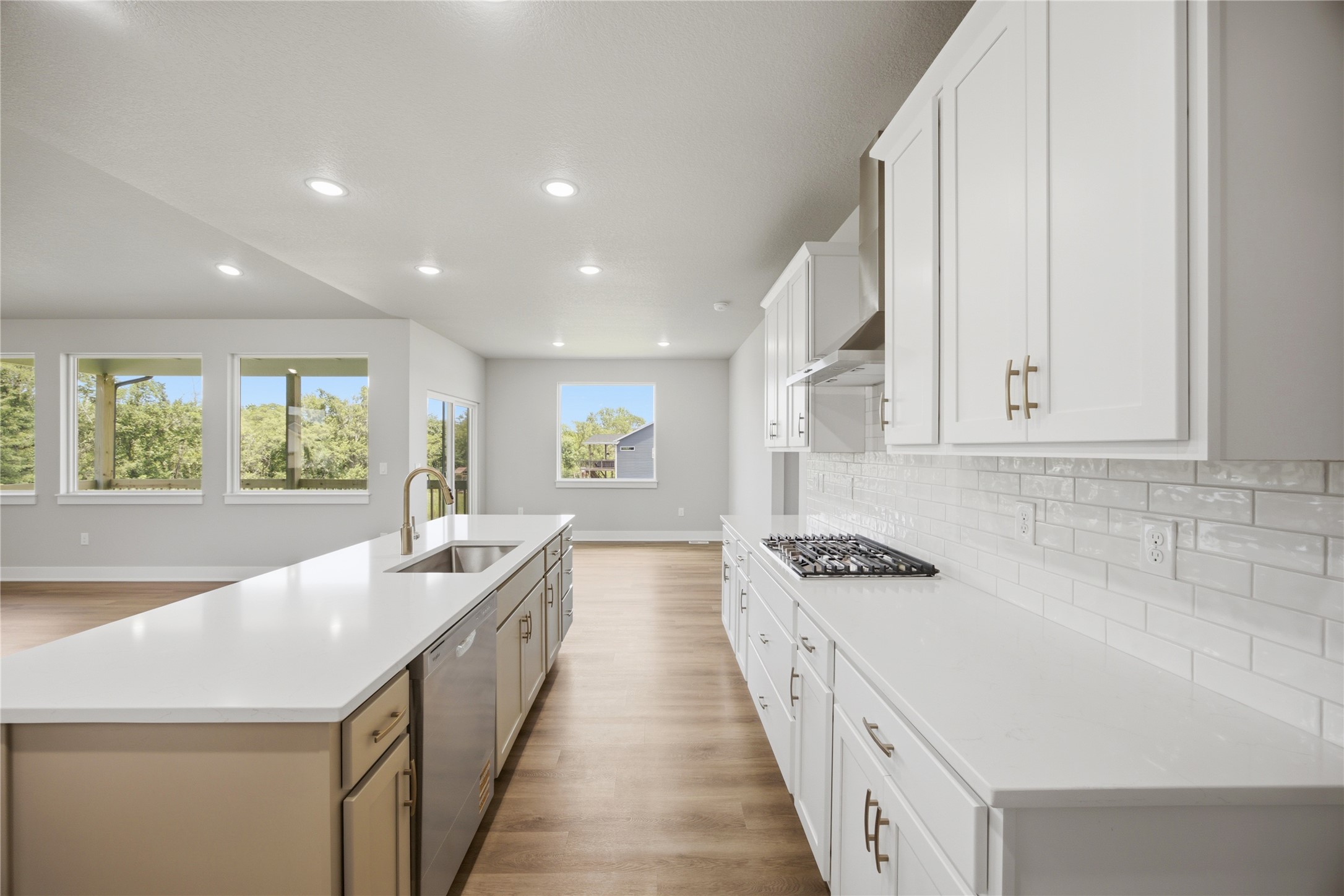 1715 Roebling Road Property Photo 4