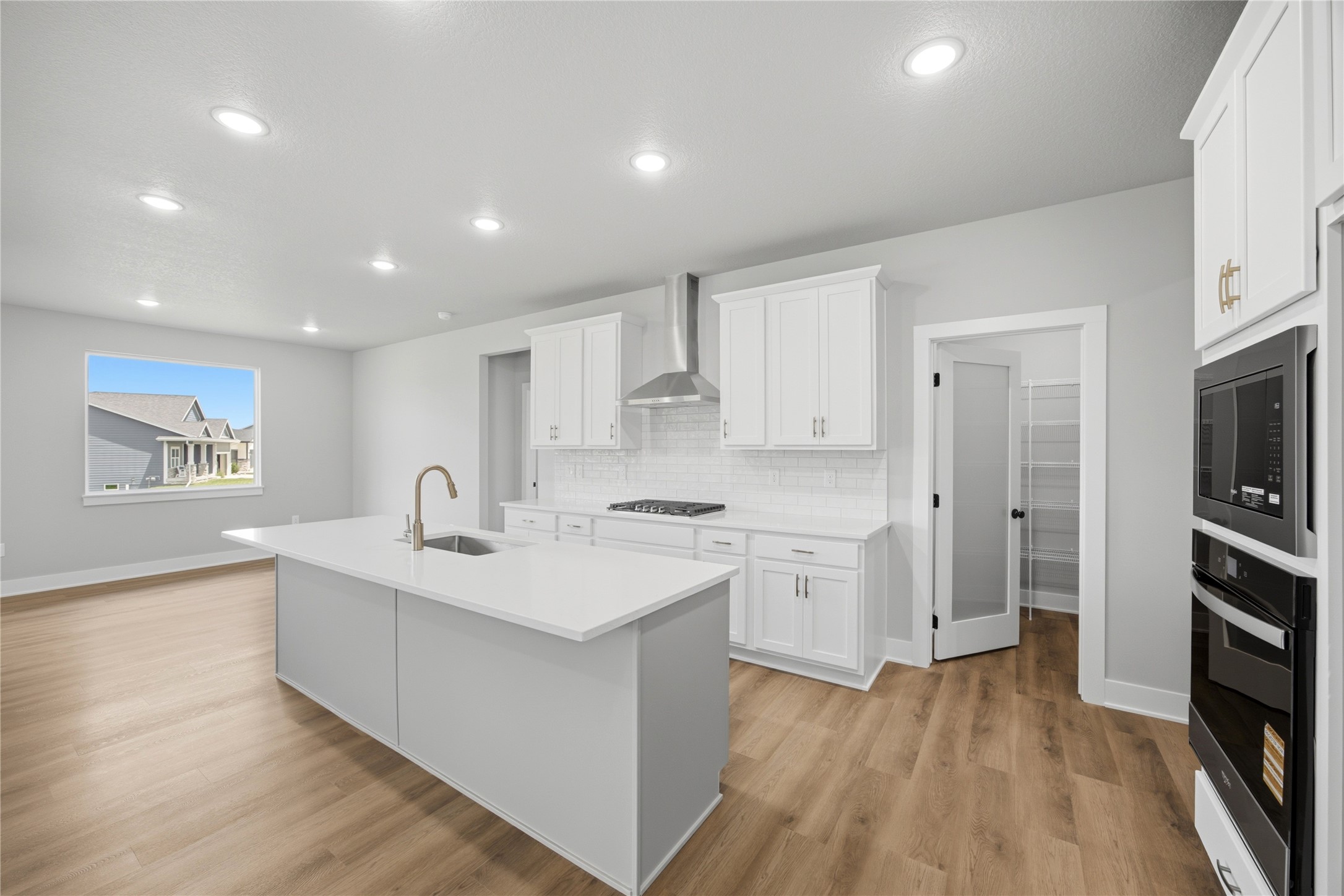 1715 Roebling Road Property Photo 6