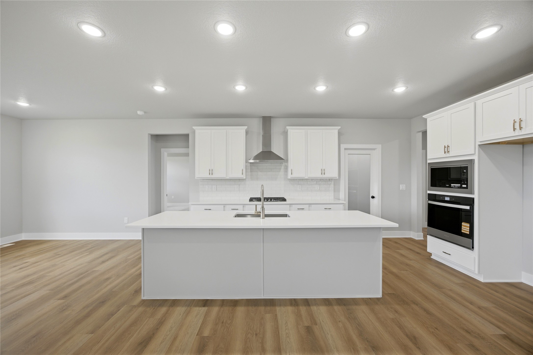 1715 Roebling Road Property Photo 7