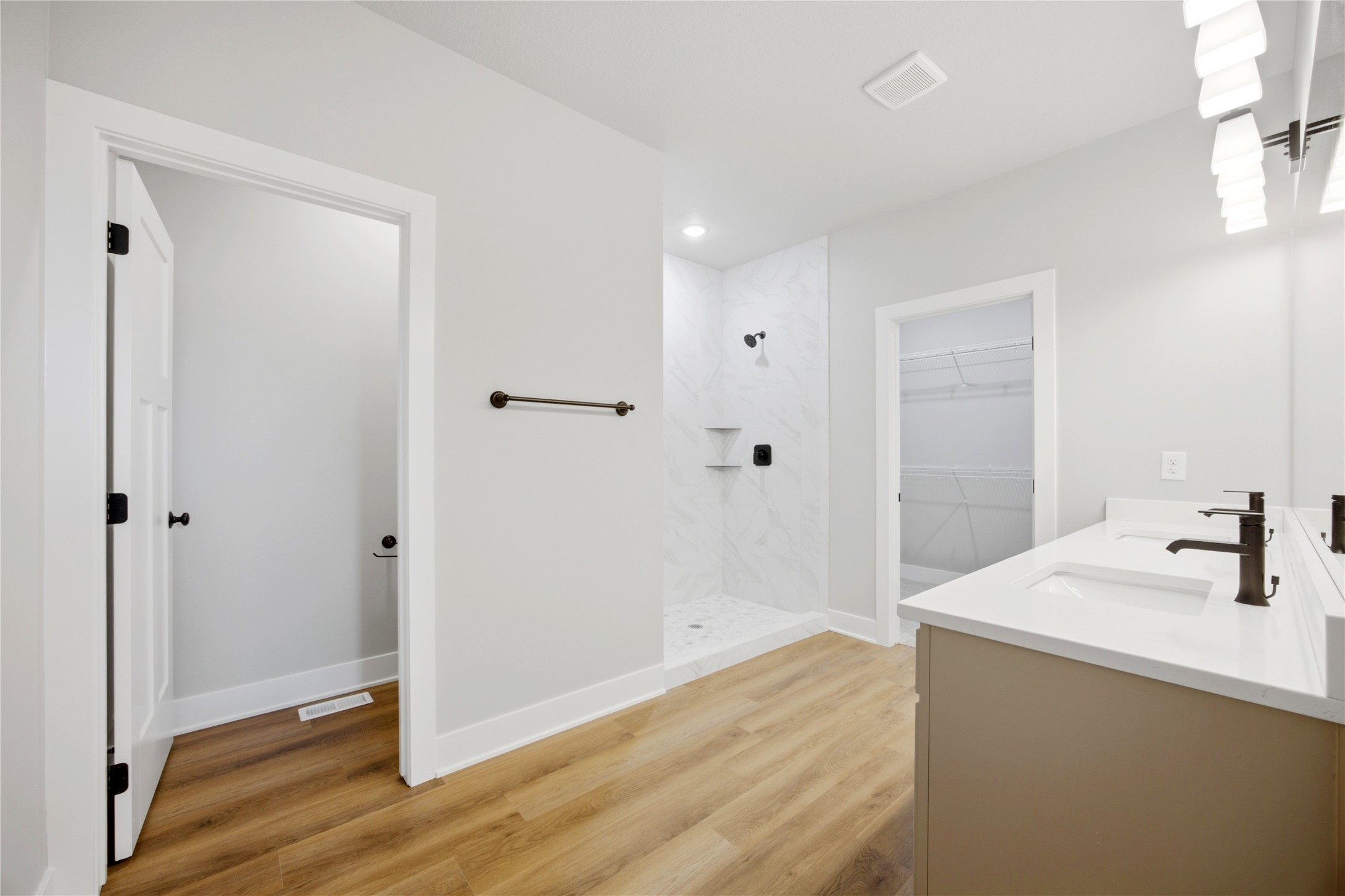 1715 Roebling Road Property Photo 18