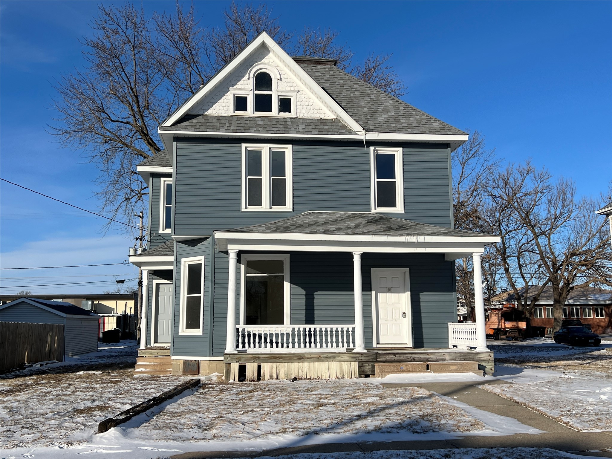 412 S 2nd Avenue E Property Photo 1