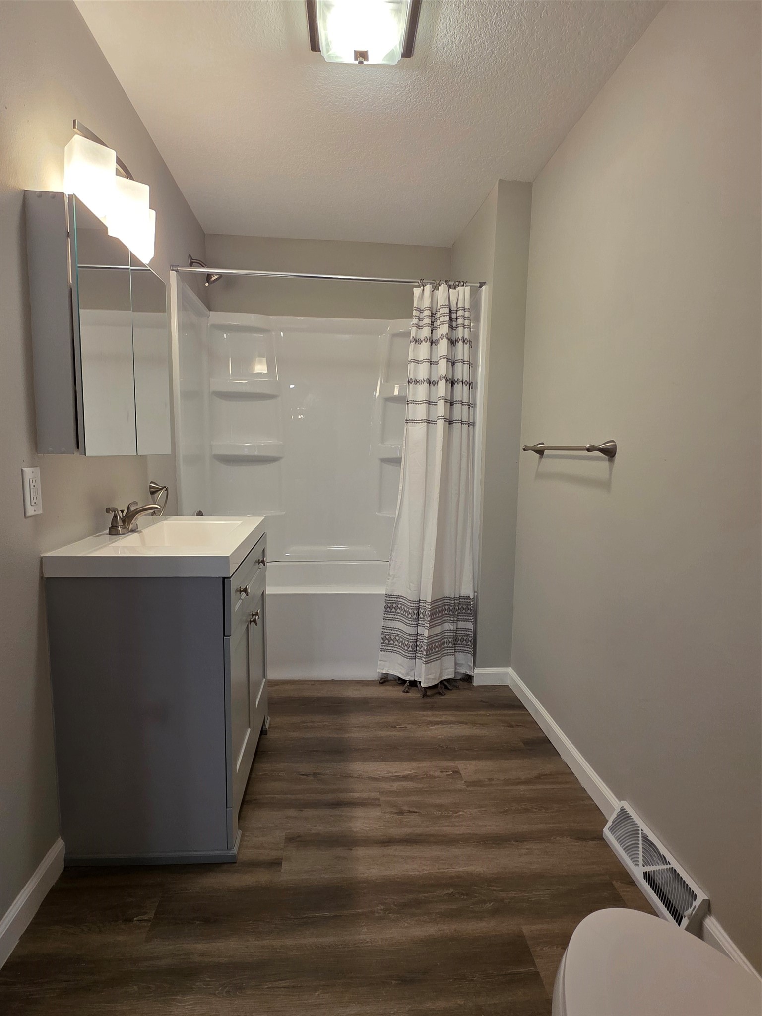 1215 Douglas Avenue Property Photo 10