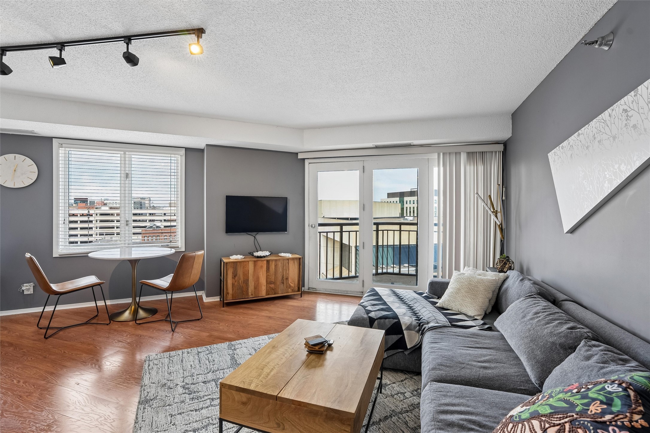300 Walnut Street 711 Property Photo 6