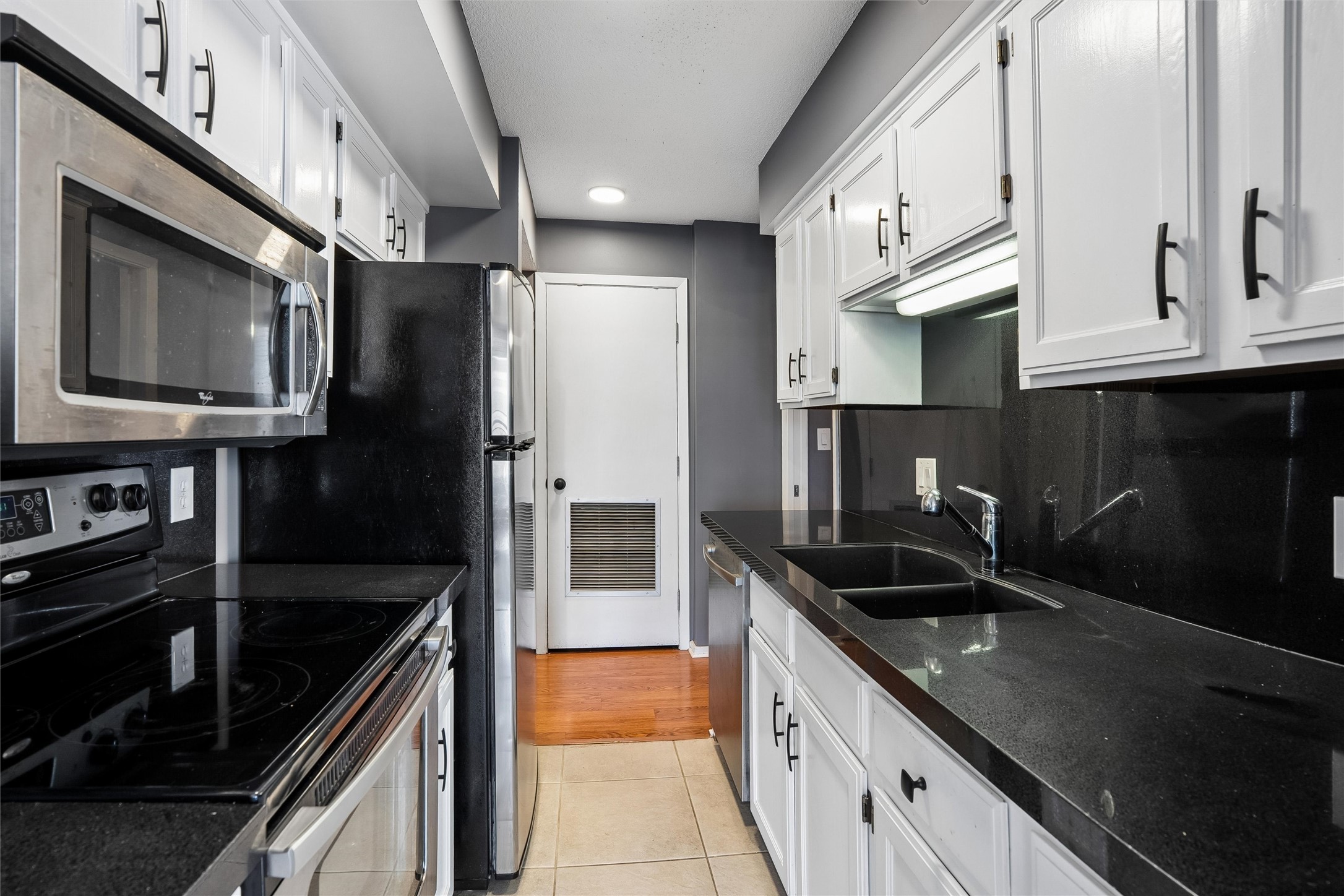 300 Walnut Street 711 Property Photo 7