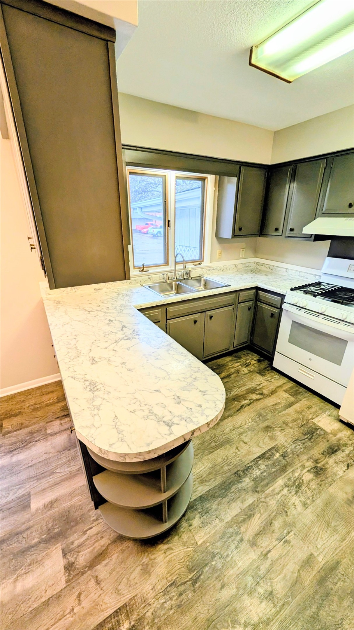 415 S Walnut Avenue Property Photo 14