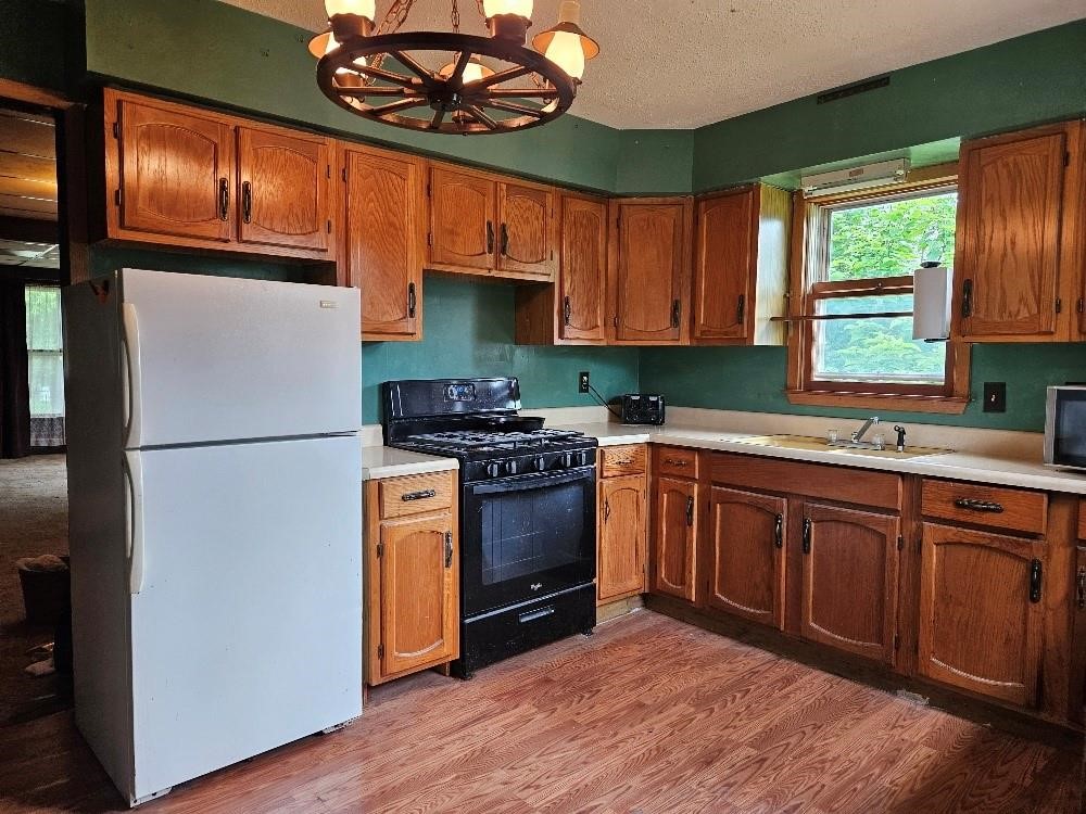 303 S Central Avenue Property Photo 6