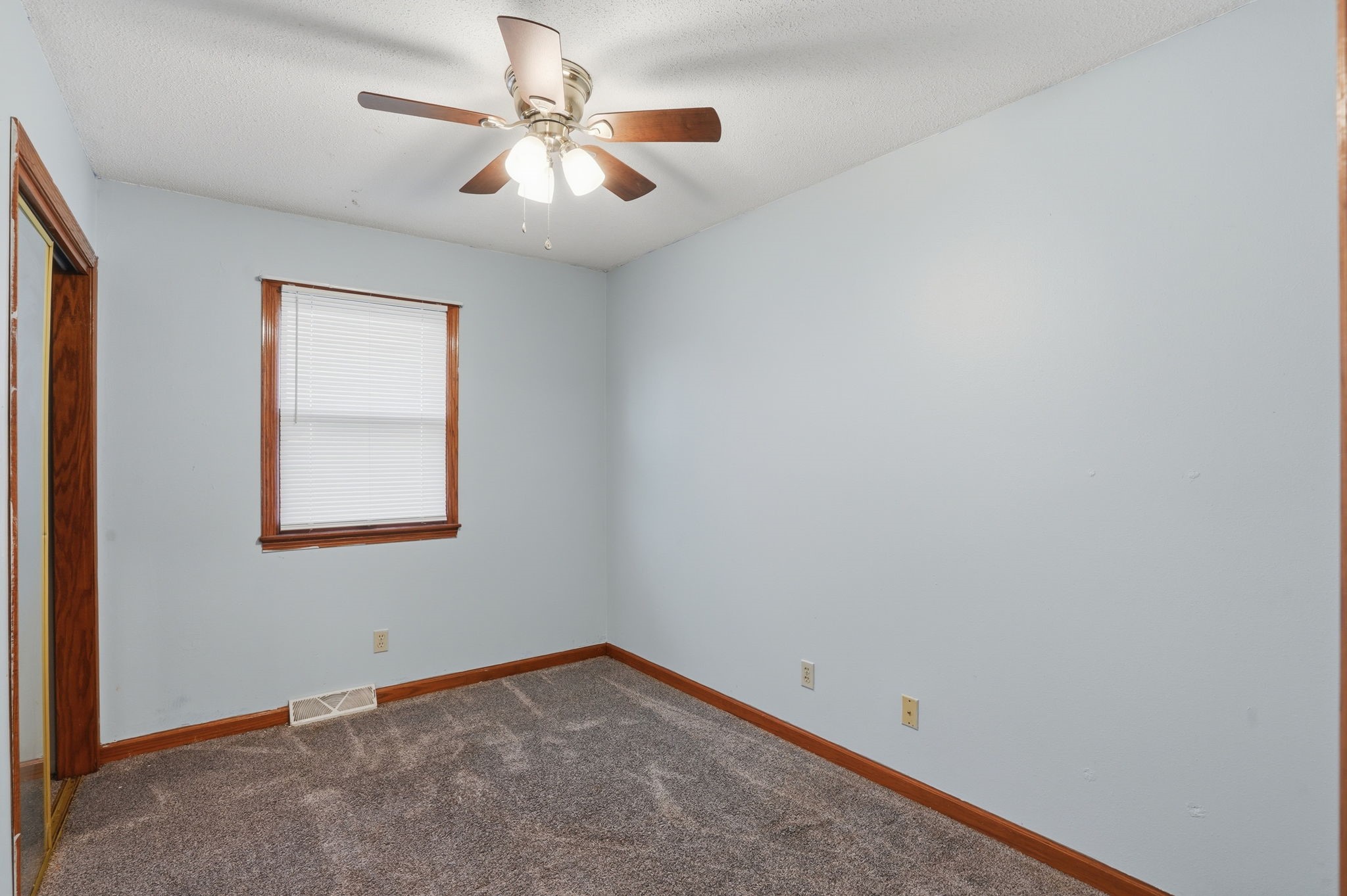 145 Beech Boulevard Property Photo 8