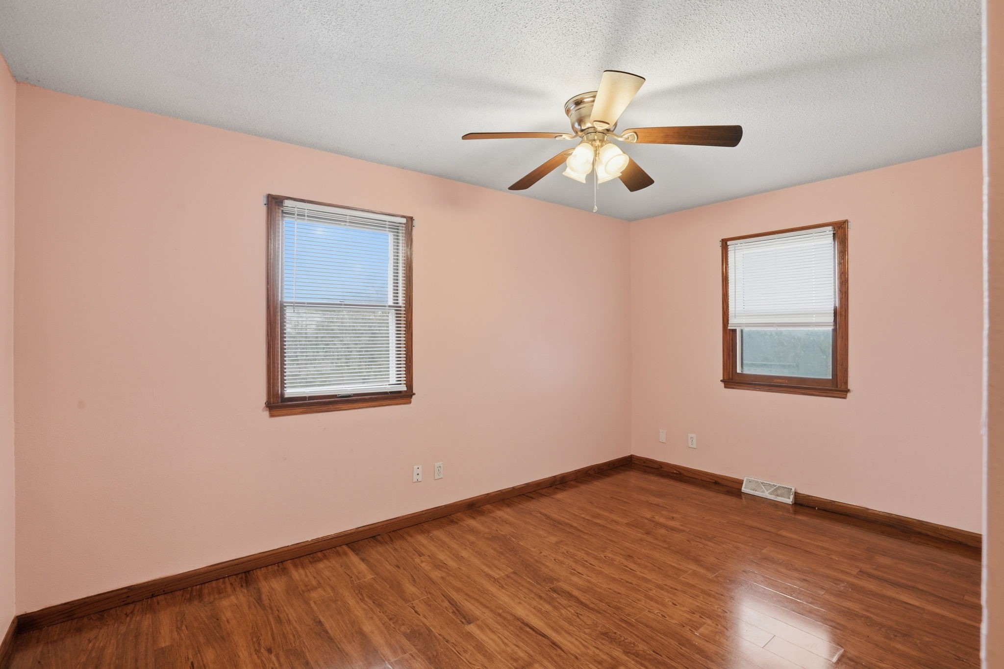 145 Beech Boulevard Property Photo 9