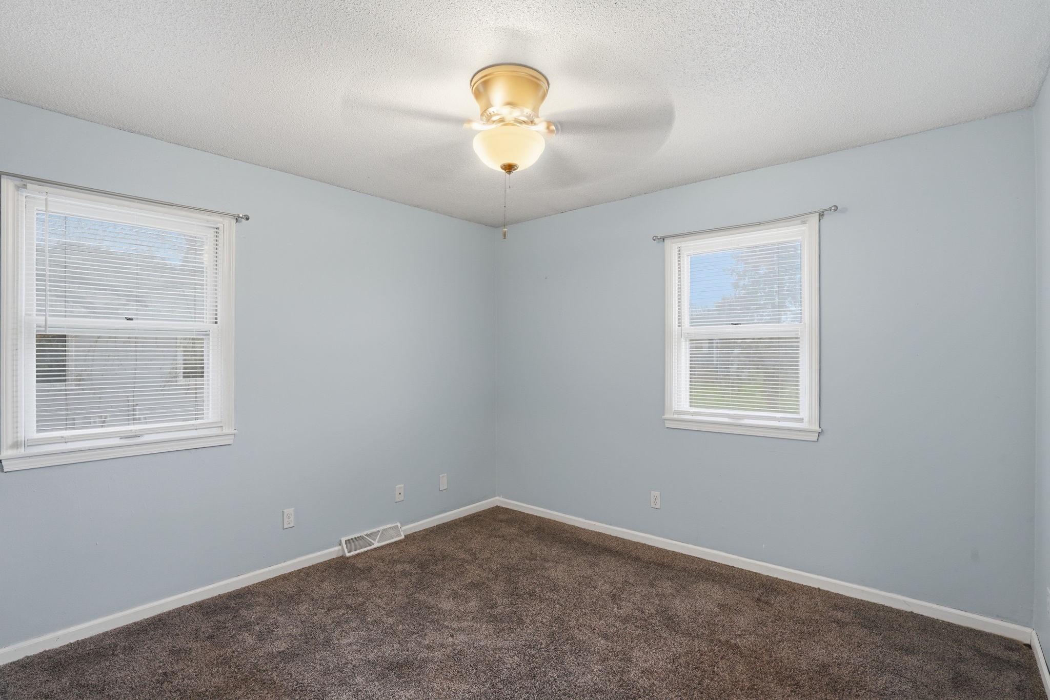 145 Beech Boulevard Property Photo 12