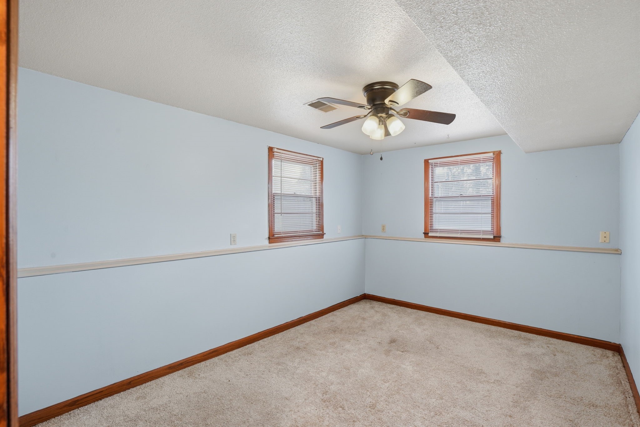 145 Beech Boulevard Property Photo 17