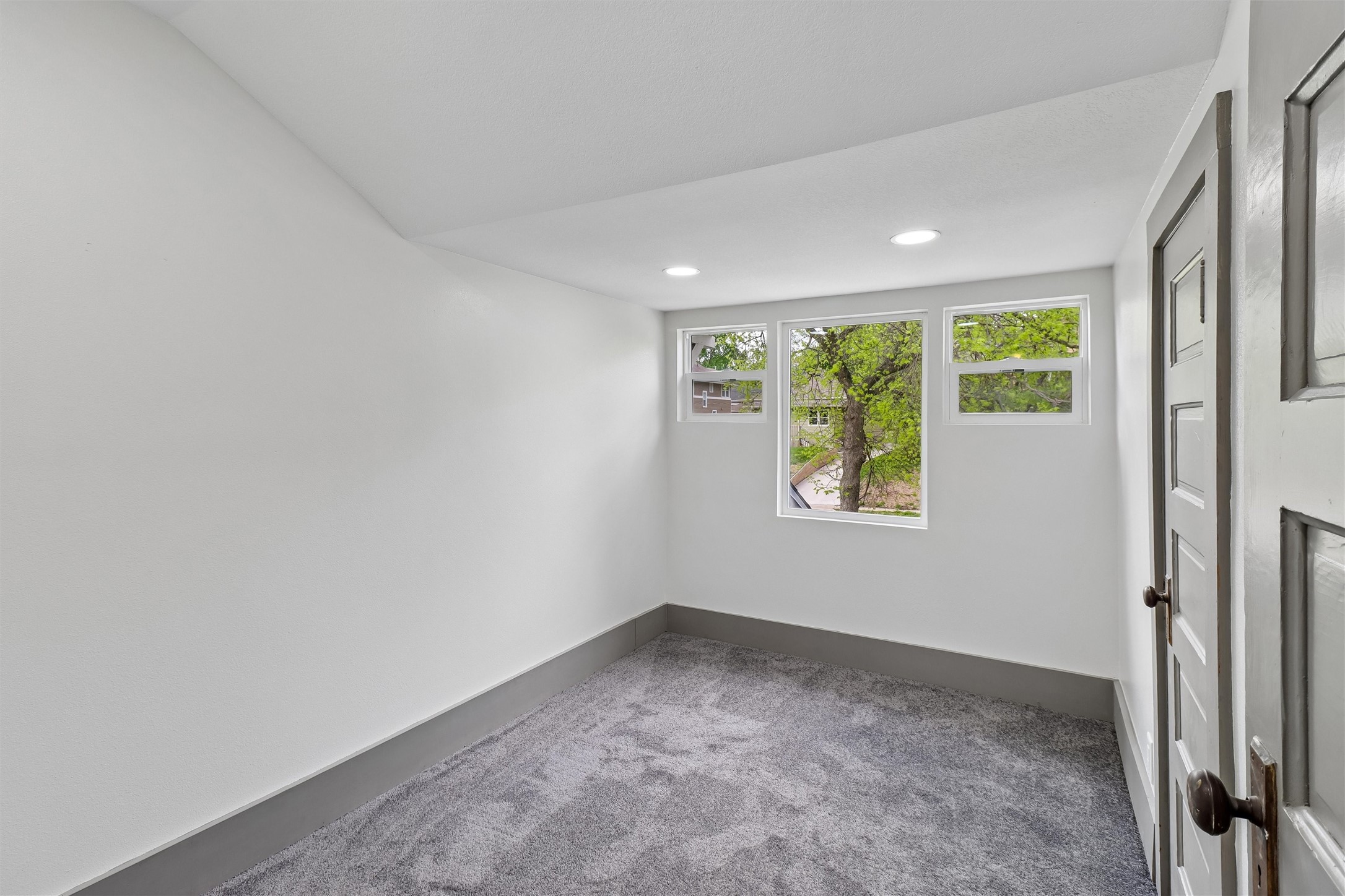 683 35th Street Property Photo 16