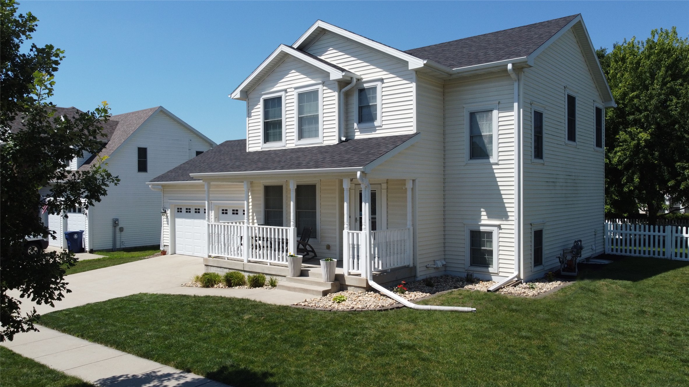 2755 Somerset Drive Property Photo 2