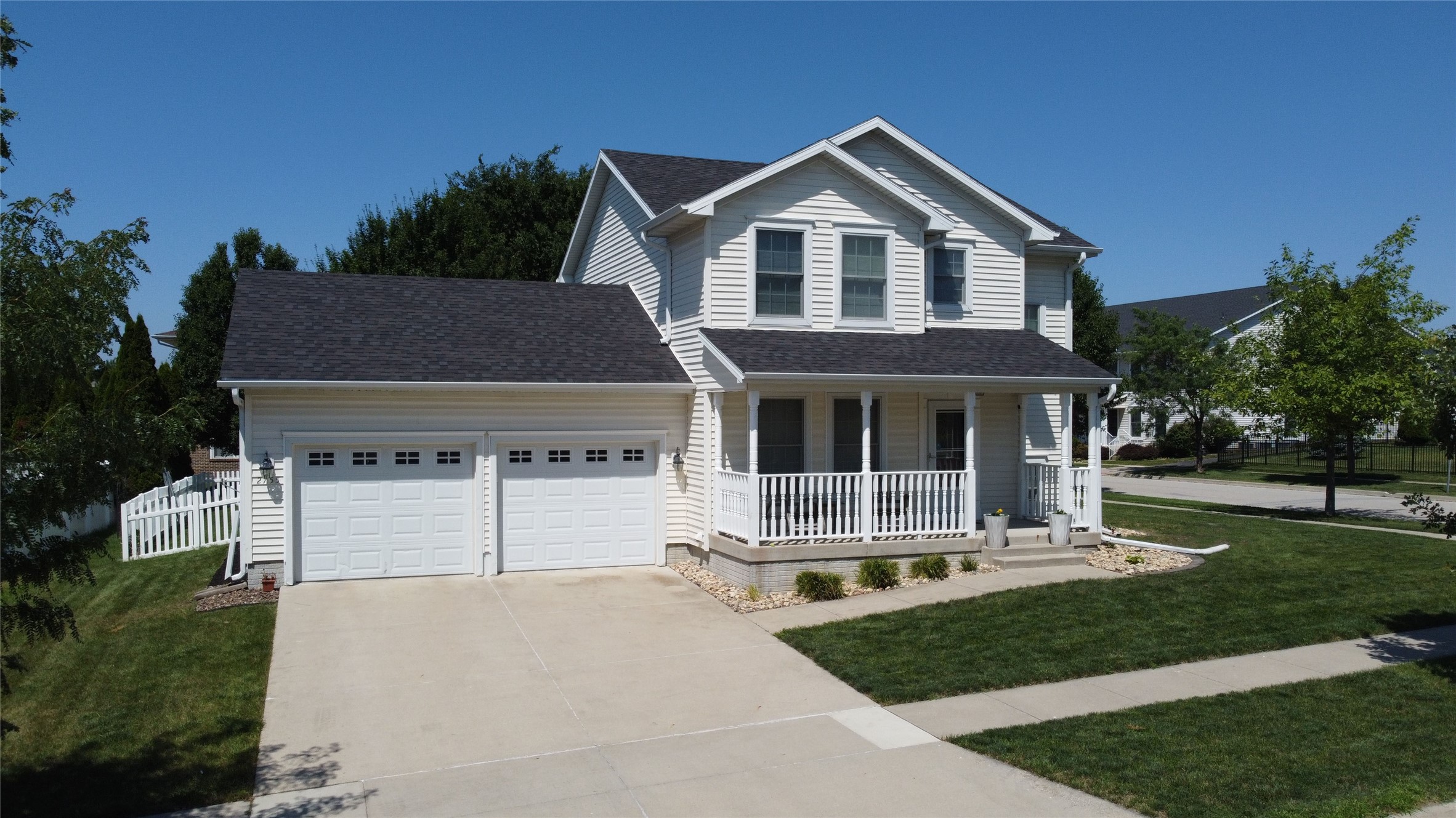 2755 Somerset Drive Property Photo 3