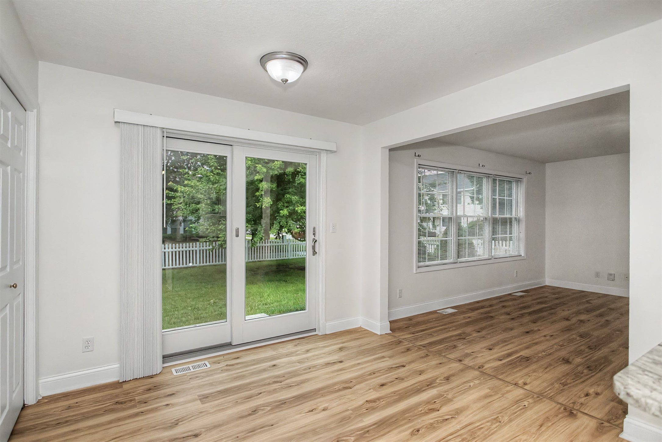 2755 Somerset Drive Property Photo 12