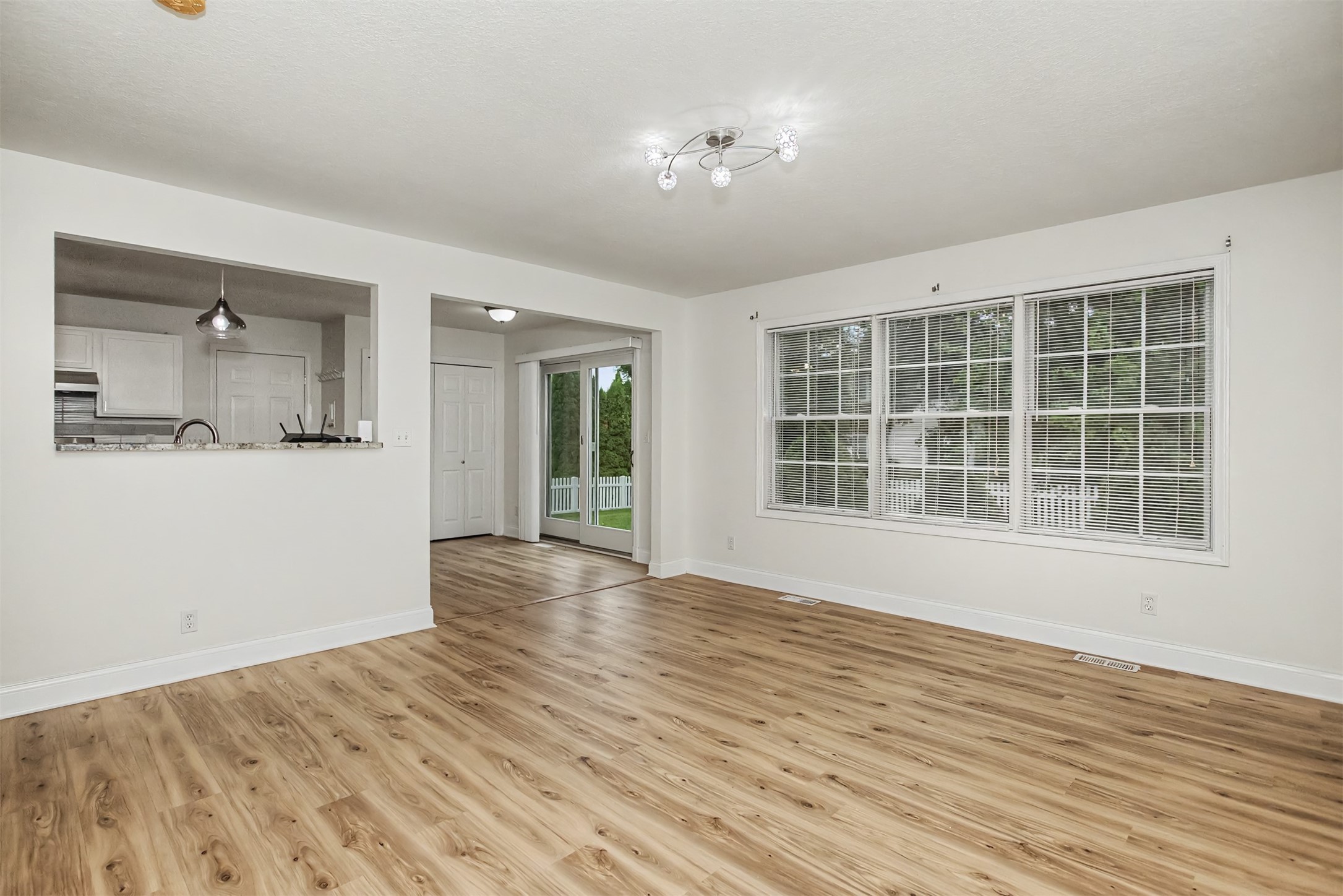 2755 Somerset Drive Property Photo 14