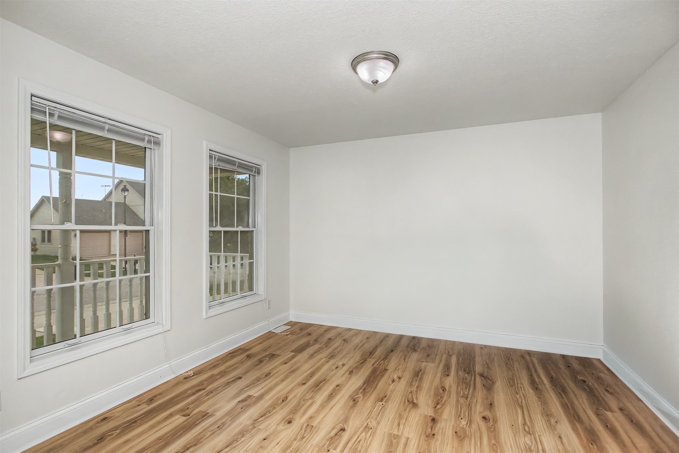 2755 Somerset Drive Property Photo 16