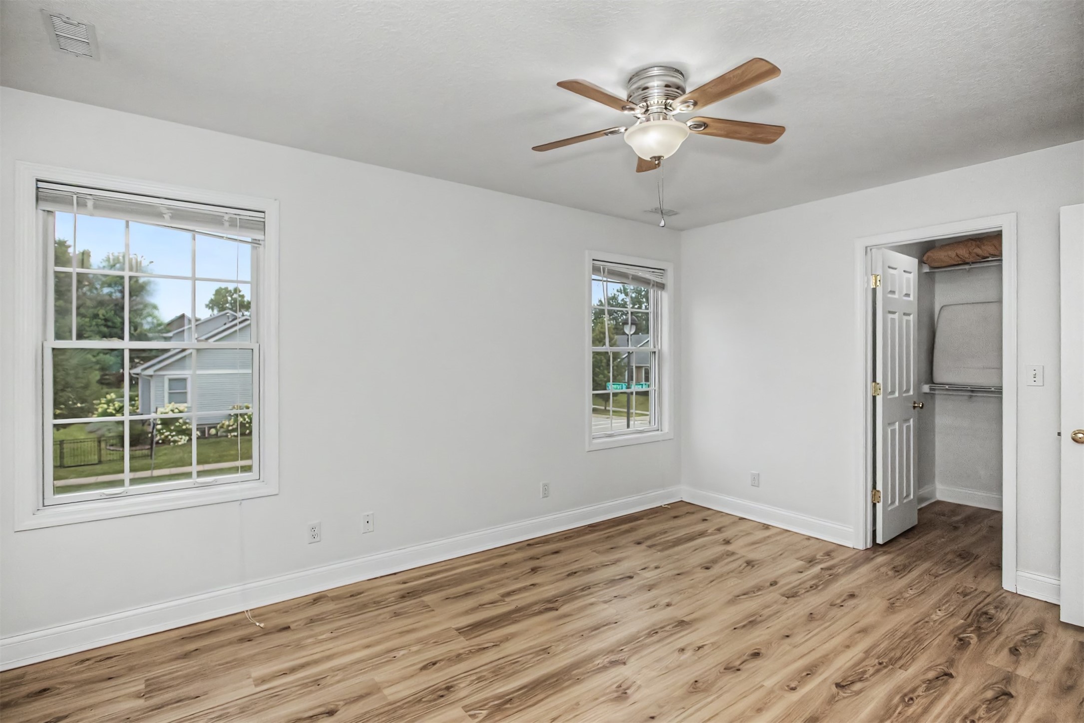 2755 Somerset Drive Property Photo 19