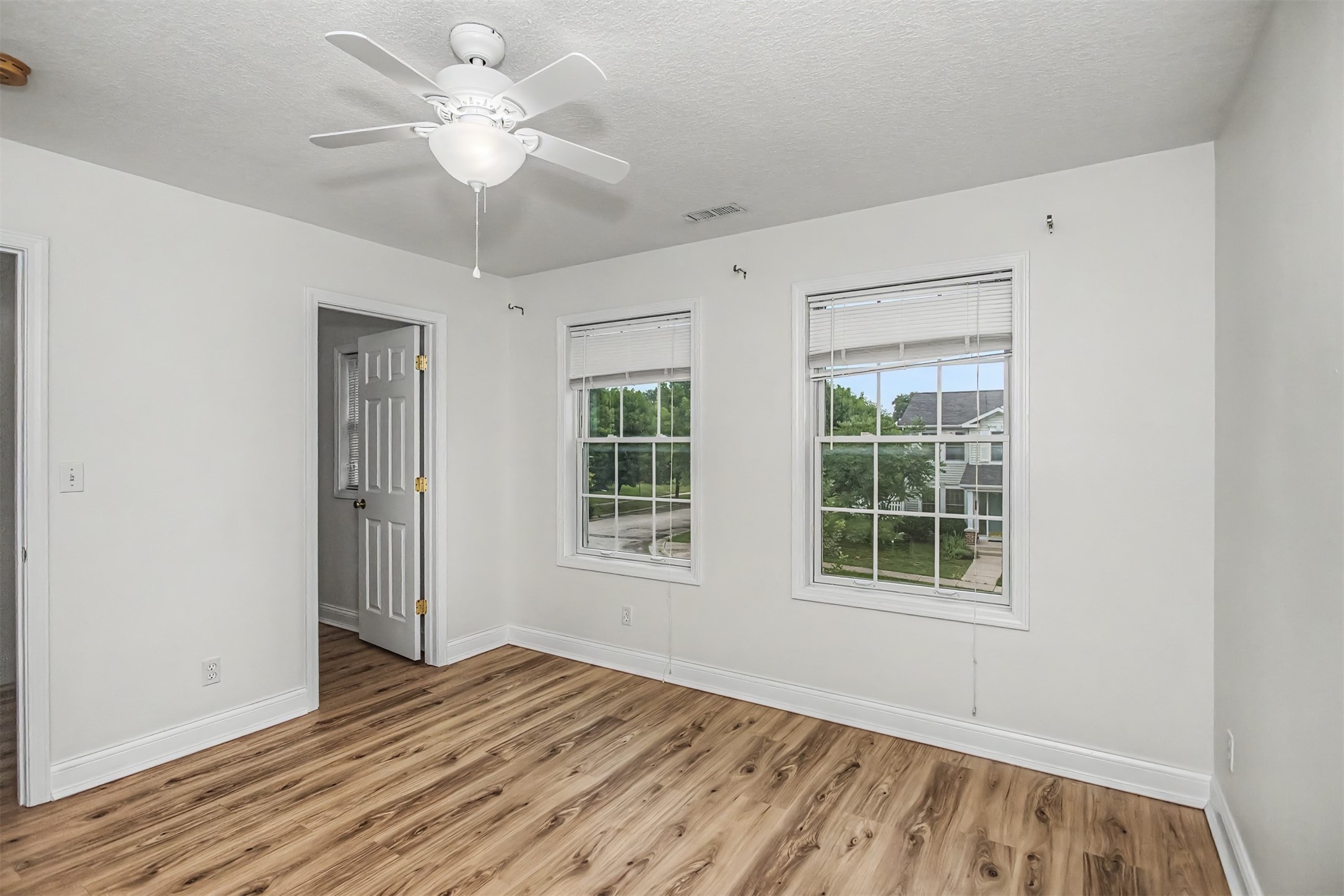 2755 Somerset Drive Property Photo 21
