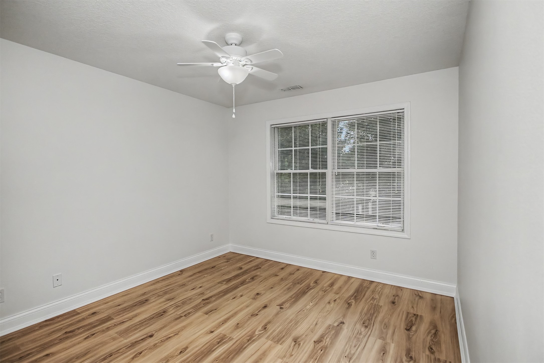 2755 Somerset Drive Property Photo 26