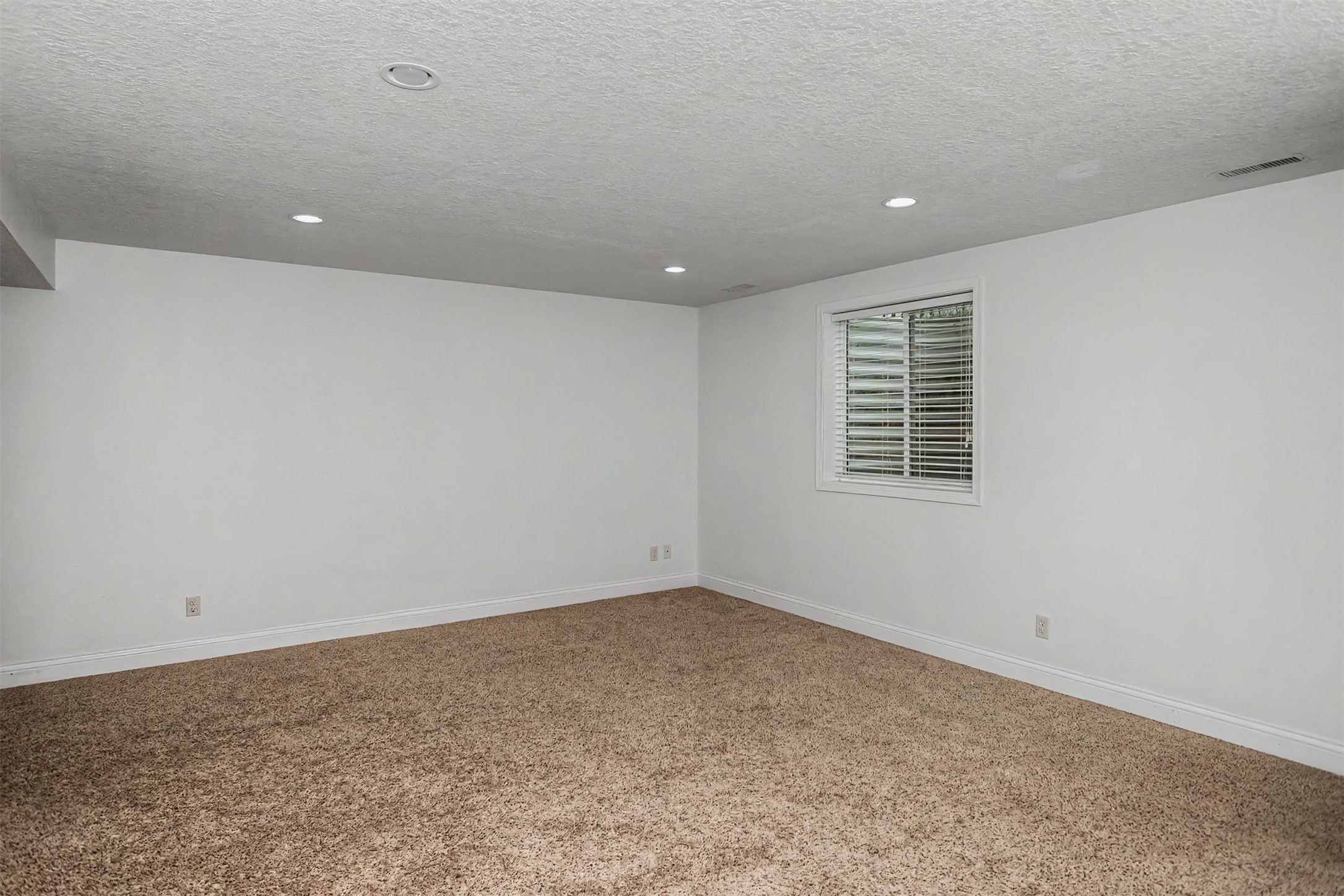 2755 Somerset Drive Property Photo 29