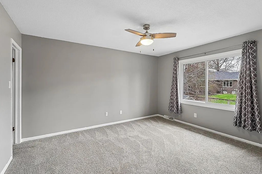 9654 Elmcrest Drive Property Photo 13