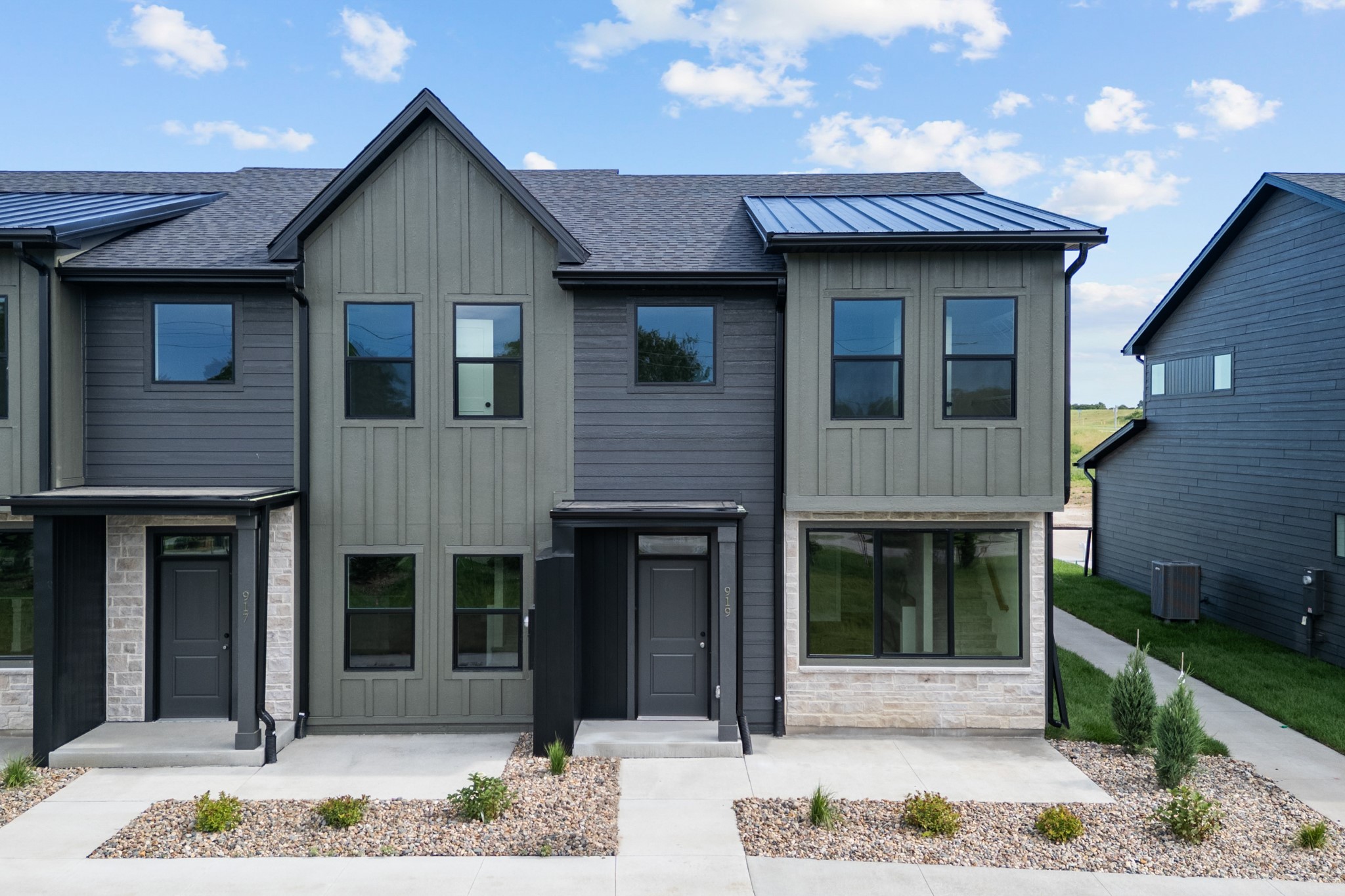 925 Percheron Lane Property Photo 1