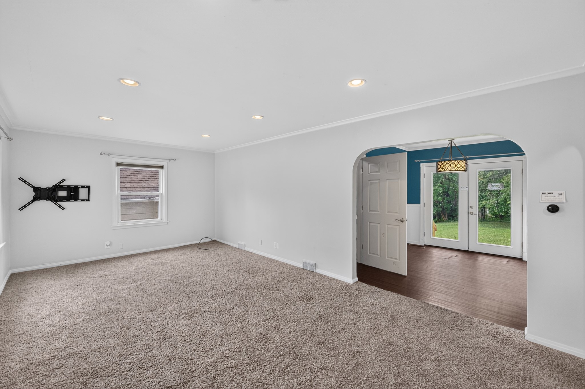 5804 College Avenue Property Photo 2