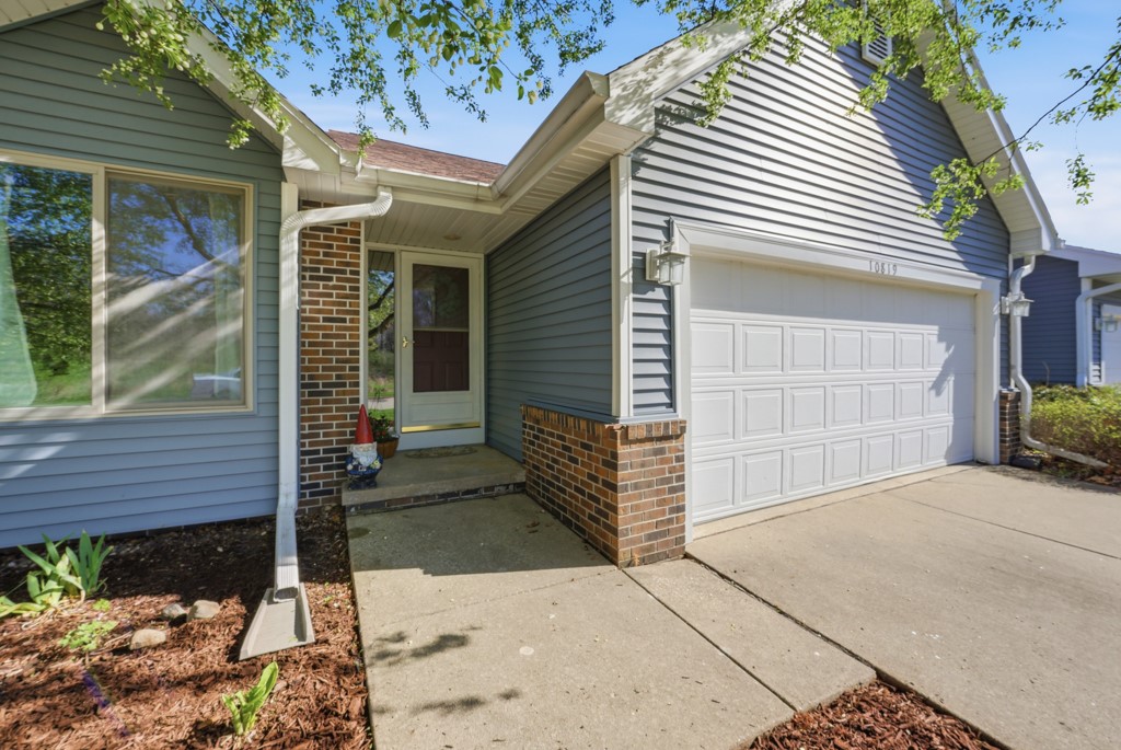 10819 Ne 78th Court Property Photo 2