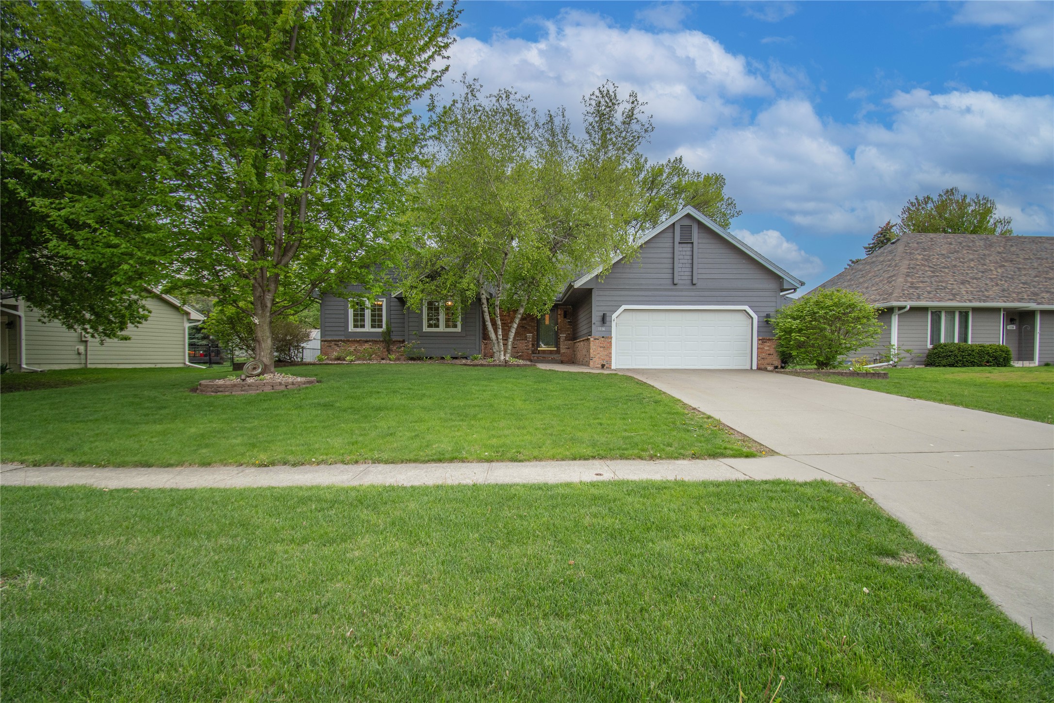 1114 NW Parkridge Drive Property Photo 1