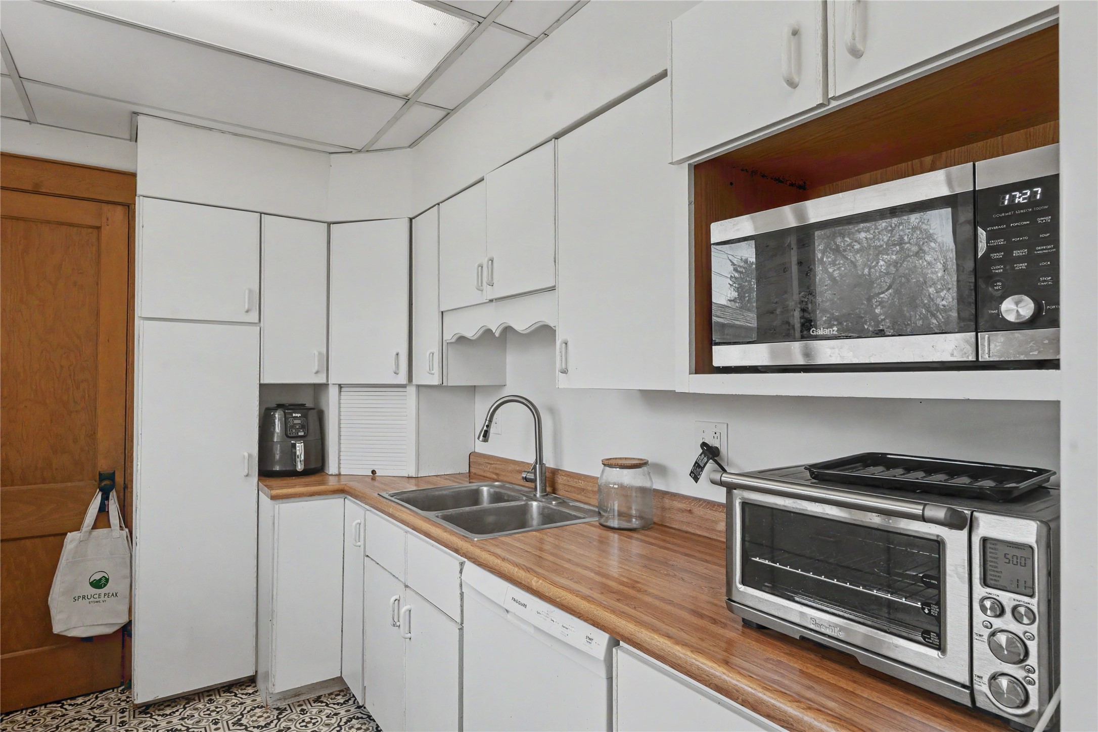 816 10th Avenue Property Photo 16
